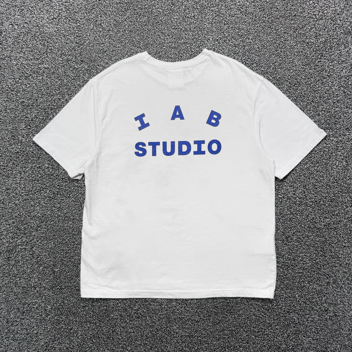 Name : 아이앱스튜디오 시그니처 후면 빅로고 반팔 :)  상품이미지1