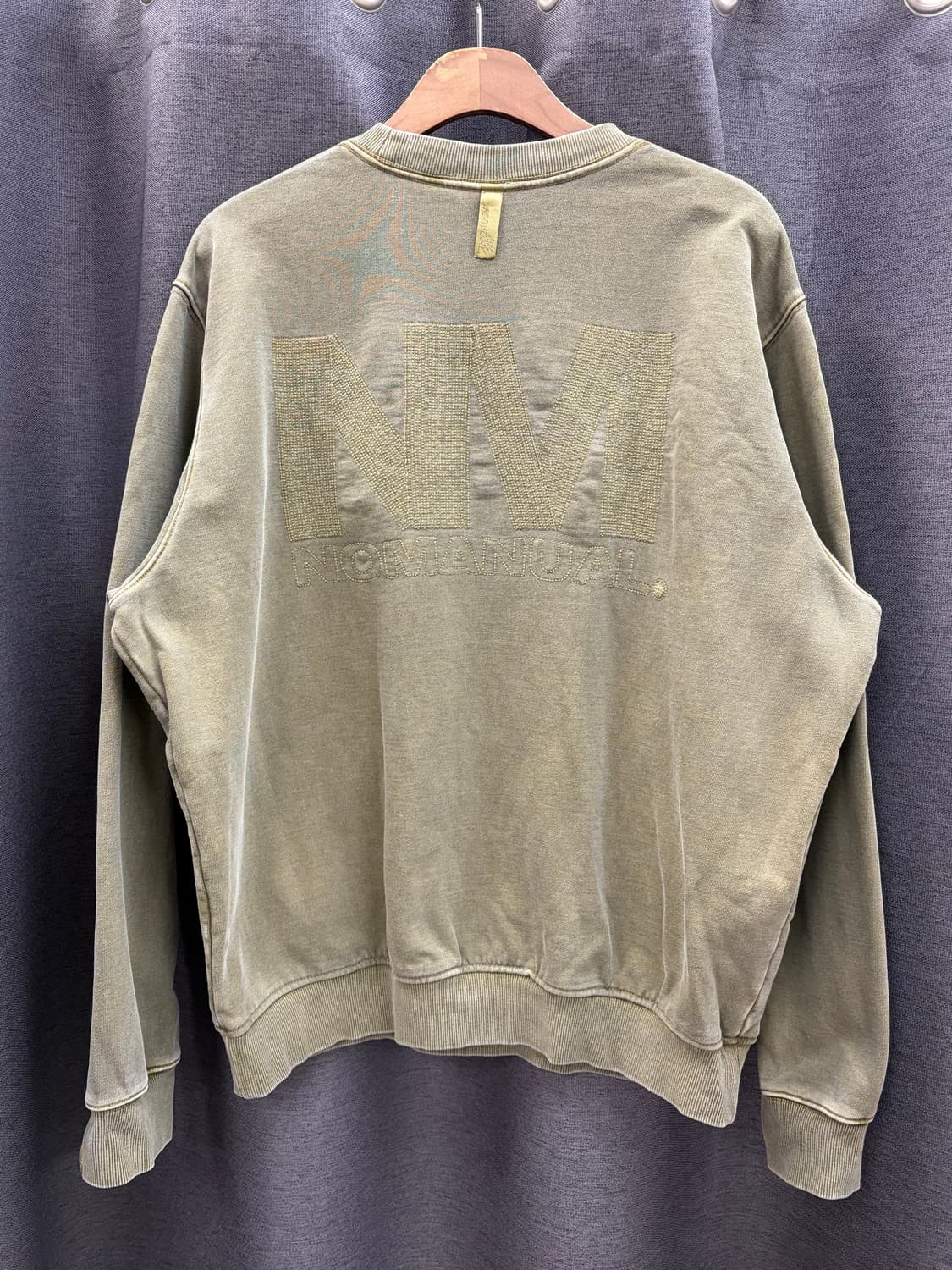 NOMANUAL 워싱 피그먼트 맨투맨 티셔츠 상품이미지4