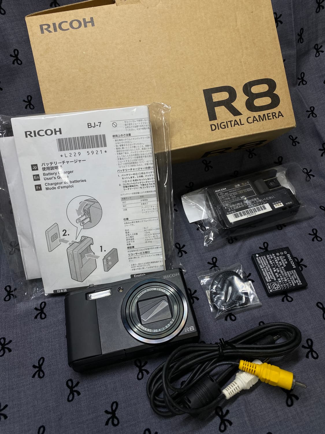 ✨원영픽✨풀박- ricoh r8 검정 디카 미품 상품이미지2