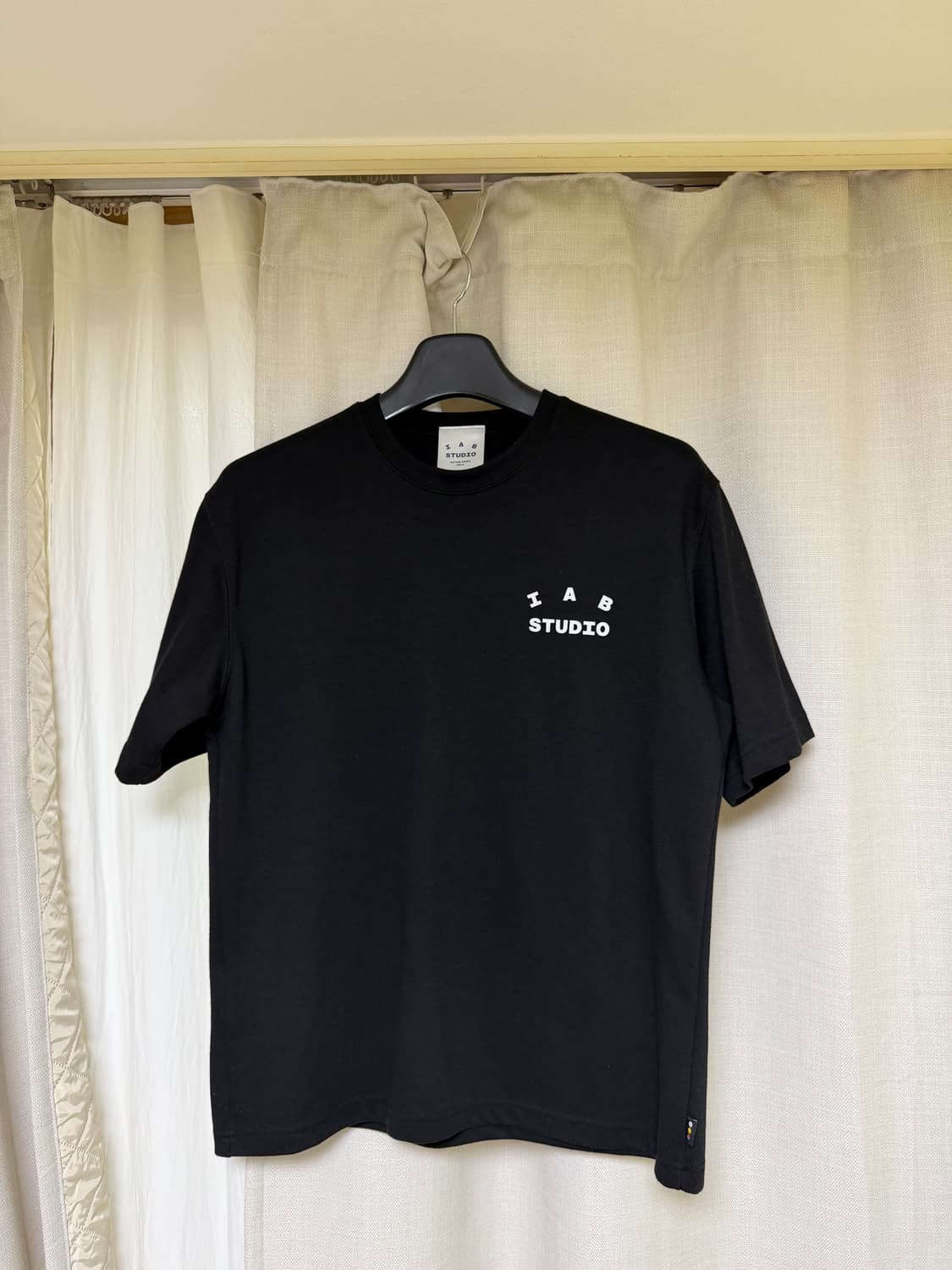 아이앱스튜디오 반팔티 화이트 블랙 상품이미지3