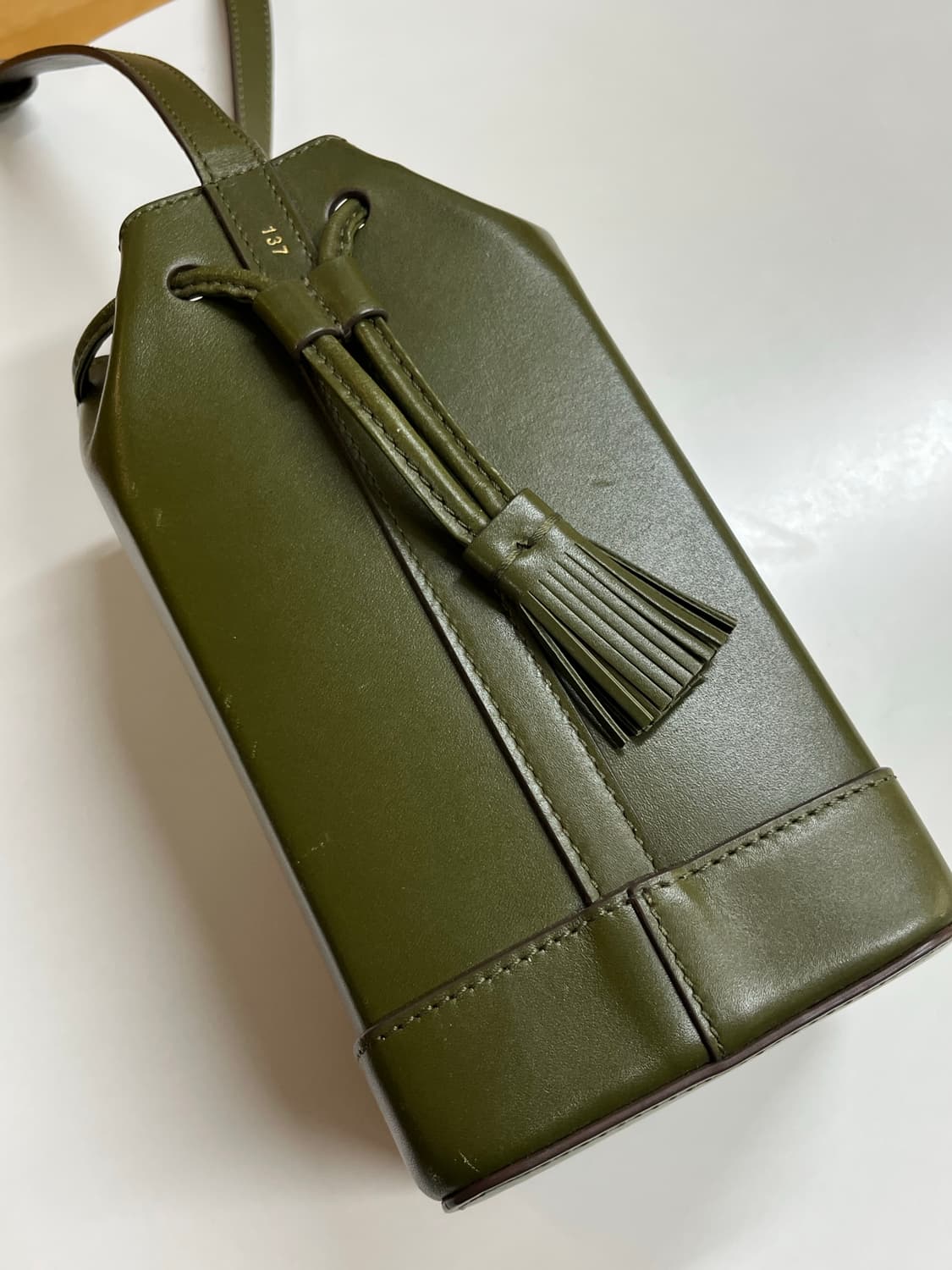 RSVP Paris 박스백 카키 색상 버킷백 상품이미지7