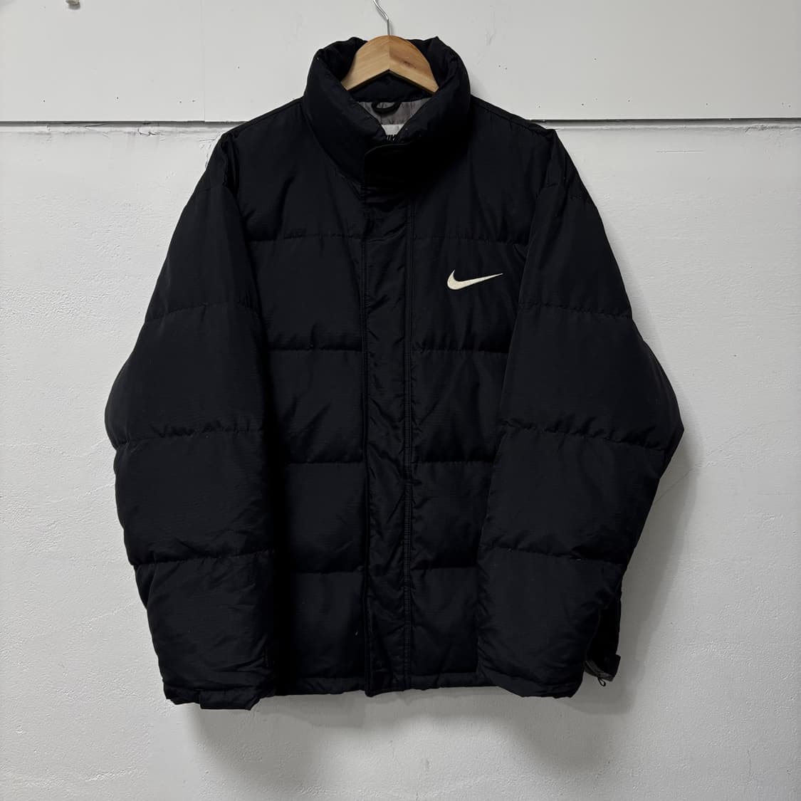 나이키 00s 스우시 블랙 패딩 상품이미지1