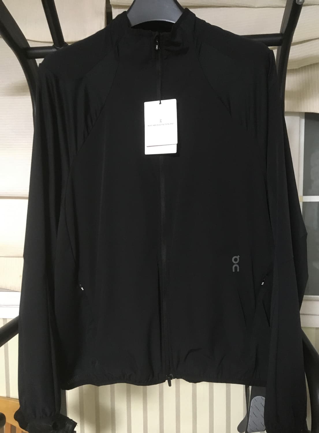 온러닝 파프 브레이커 바람막이 판매합니다 상품이미지3