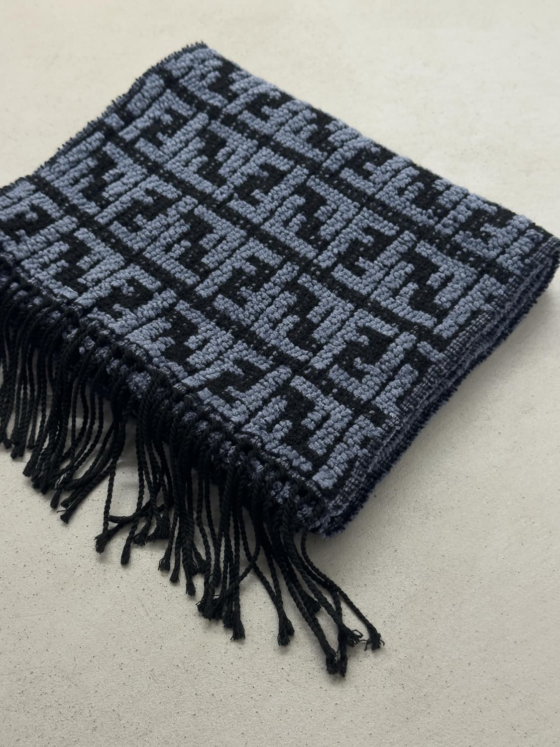 펜디 자카드 머플러 상품이미지1