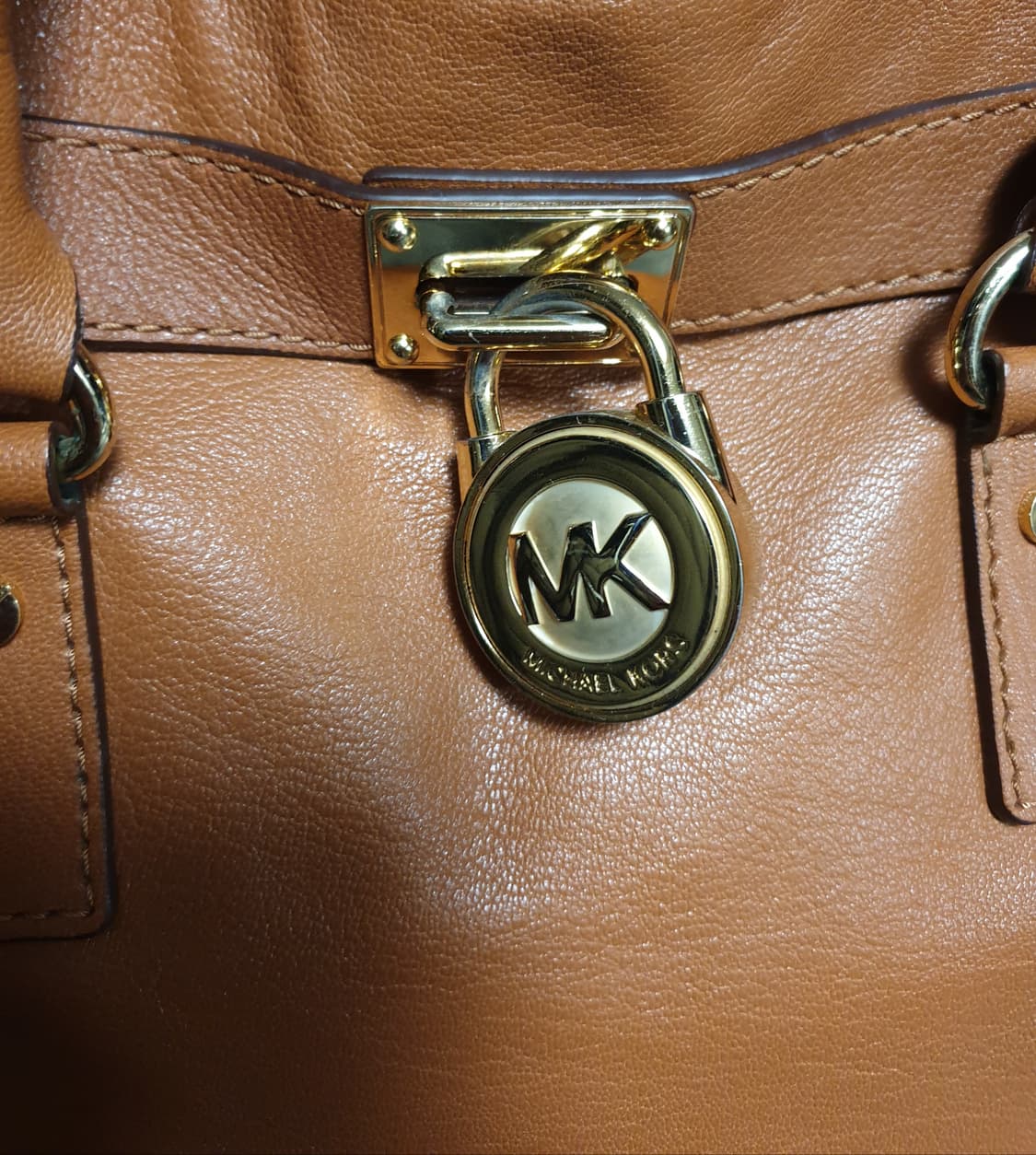 마이클코어스 금장 가죽 헤밀턴 사첼 백 브라운 상품이미지2