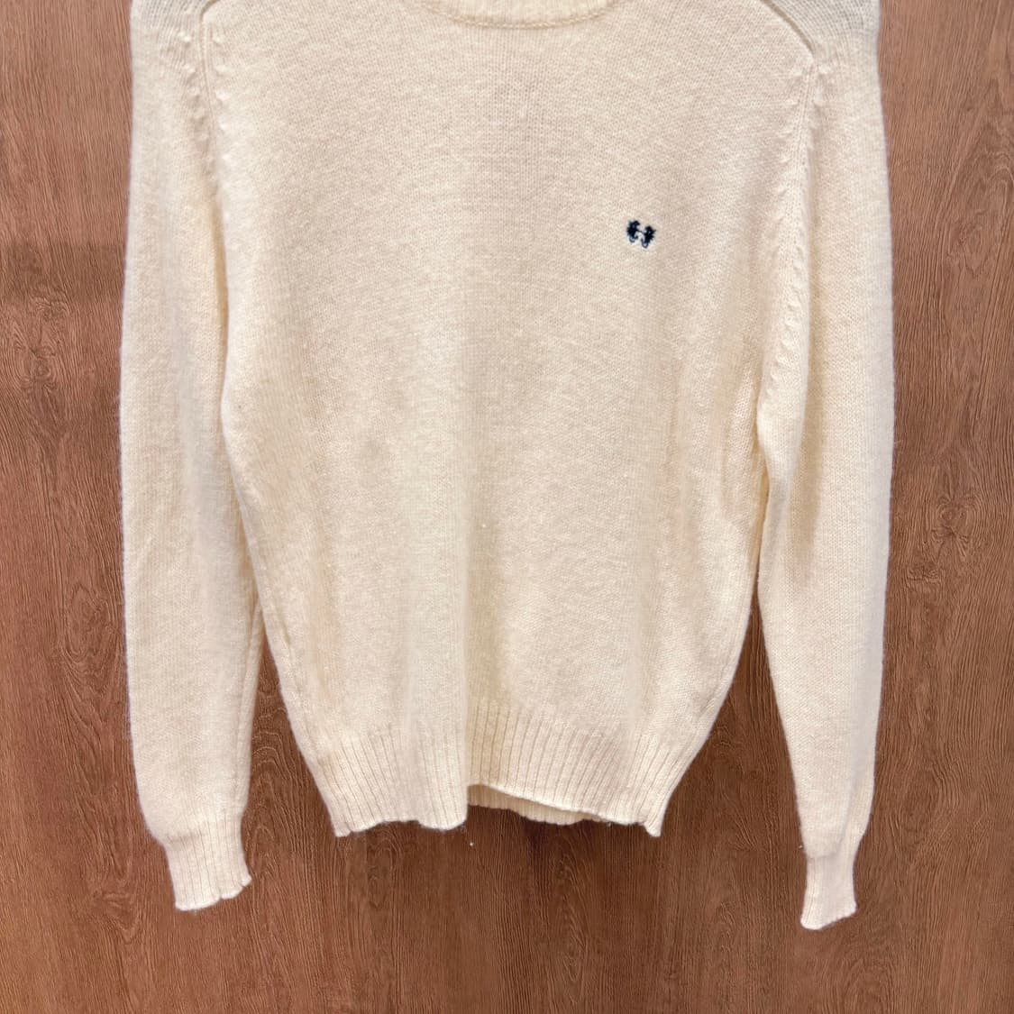 맥그리거 라운드넥 니트 래글런 로고 자수 디테일 레귤러핏 아이보리 상품이미지5