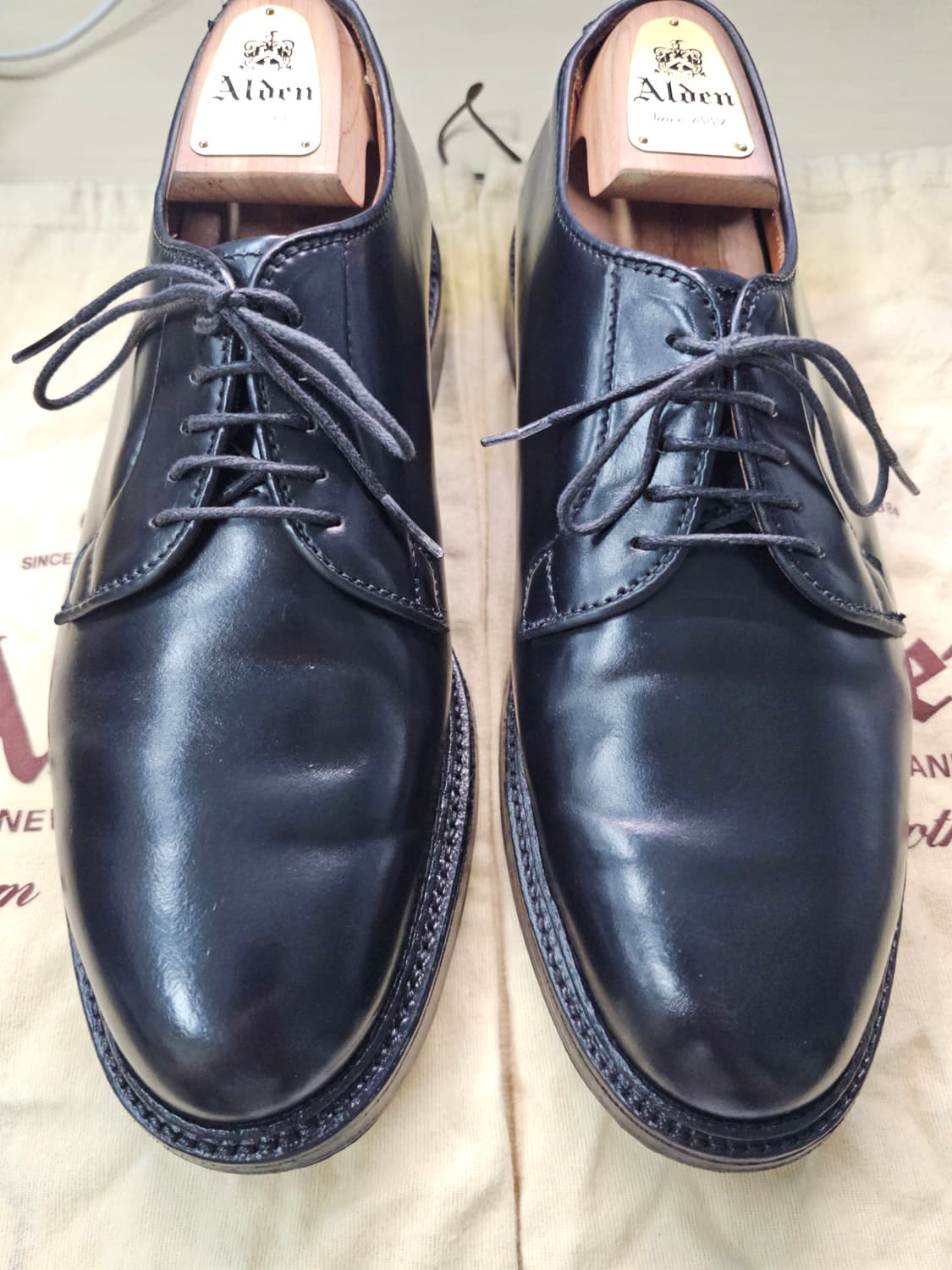 알든 9901 블랙 코도반 더비 8D 사이즈 상품이미지1