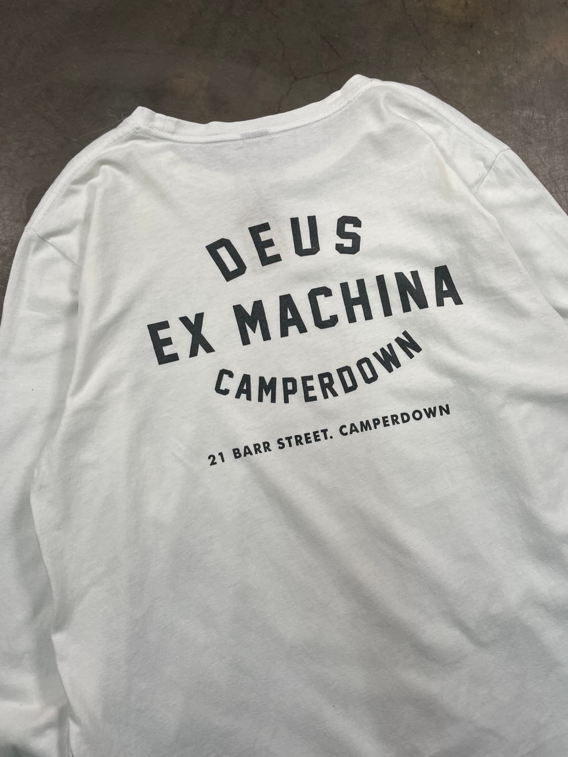 데우스 실드로고 롱 슬리브 상품이미지2