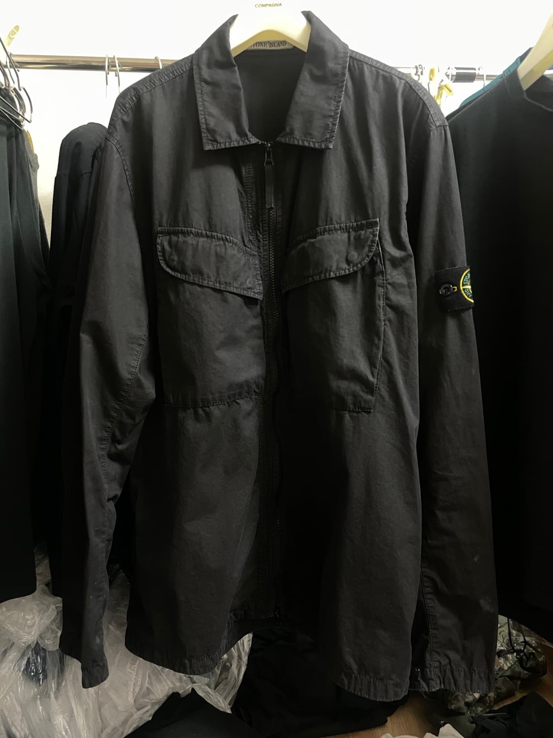 [L] 22FW 스톤아일랜드 올드이펙트 오버셔츠 블랙 상품이미지1