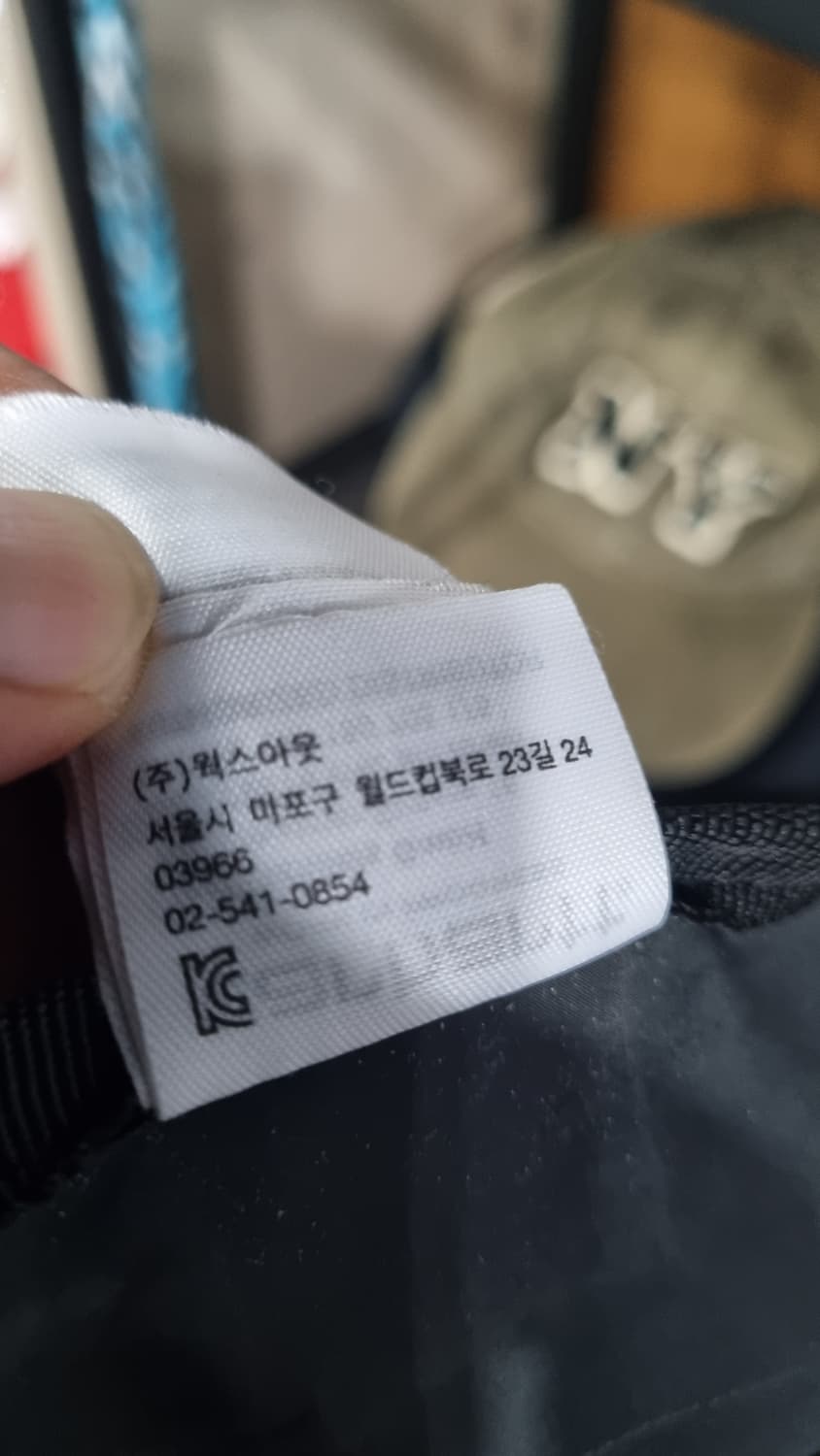 칼하트 윕 남녀공용 크로스백 블랙 사용감10/9 상품이미지6