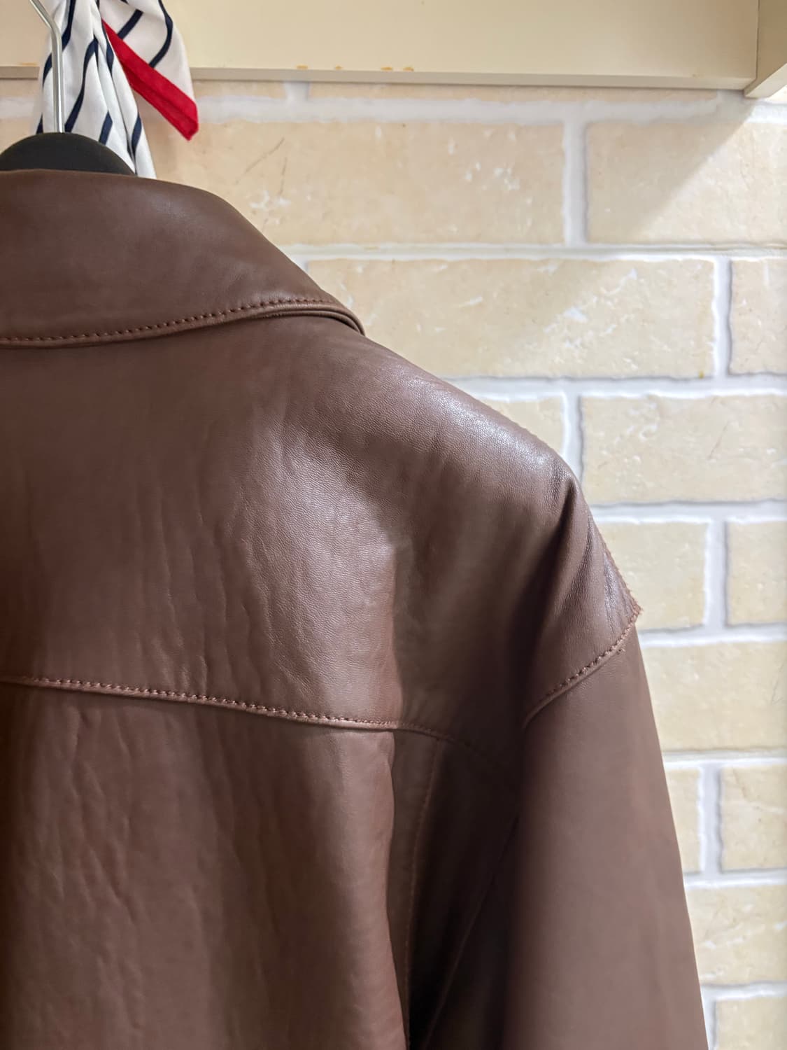 데우스엑스마키나 - 램스킨 레더 트러커 상품이미지8