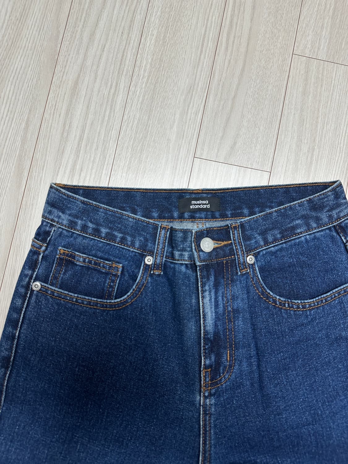 [28] 무신사 스탠다드 스트레이트 데님 미디엄 인디고 상품이미지3