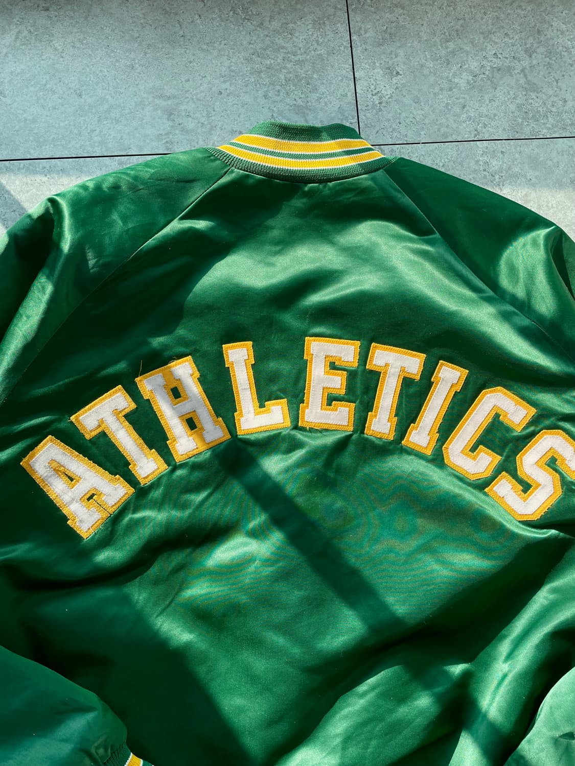 초크라인 오클랜드 아틀레틱스 세틴봄버자켓 상품이미지7