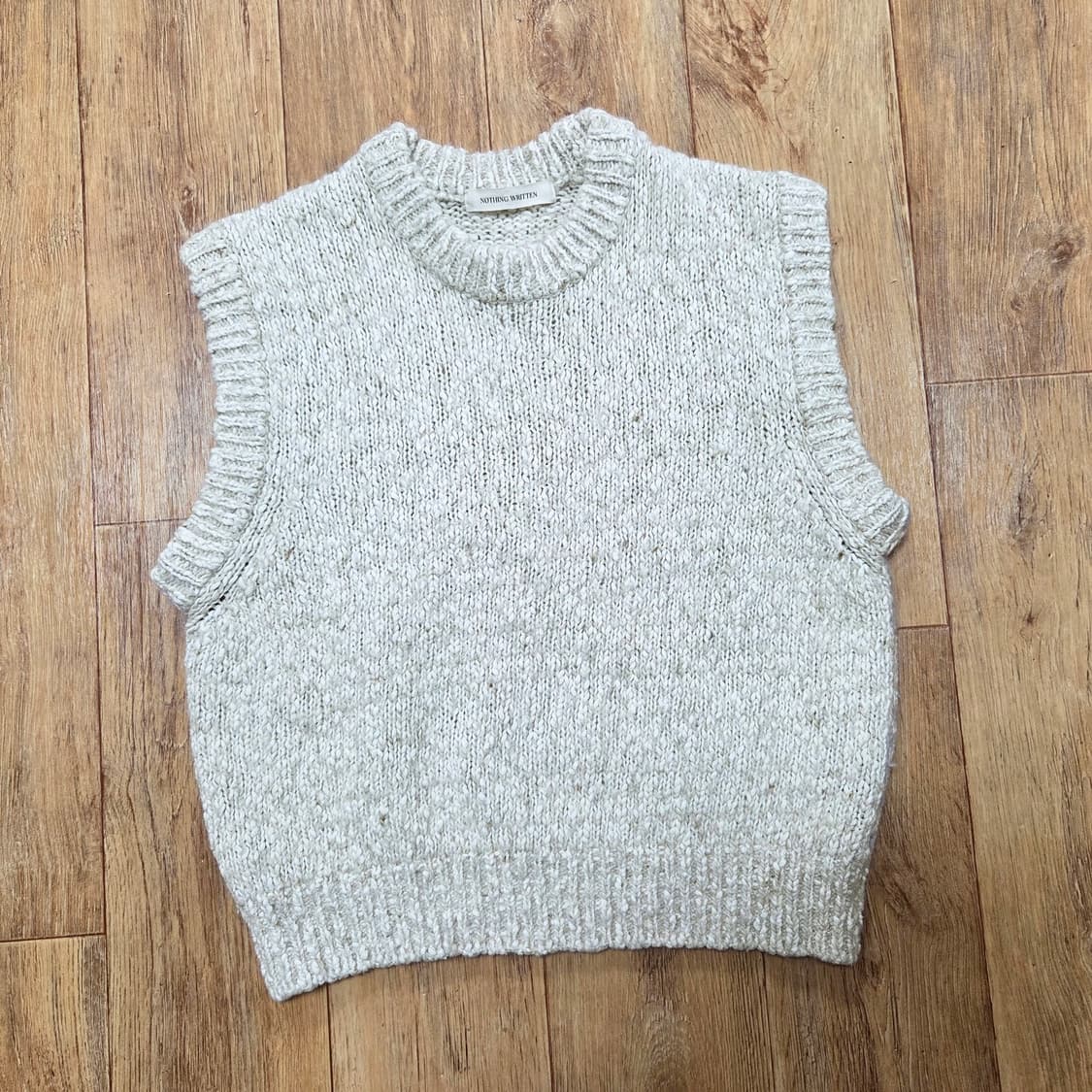 낫띵리튼(NOTHING WRITTEN) 부클 얀 베스트니트 프리사이즈 상품이미지1