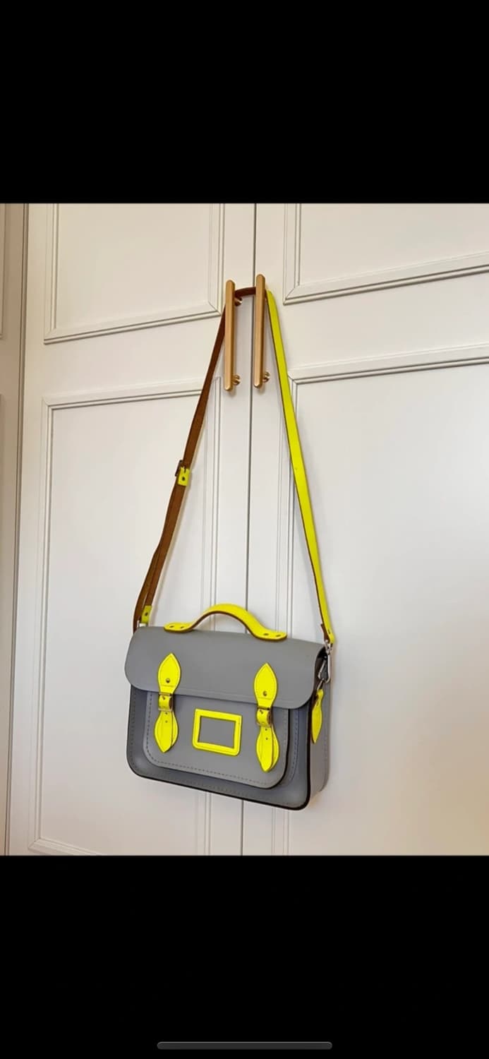 Authentic Leather 소가죽 네온 사첼 백  상품이미지2