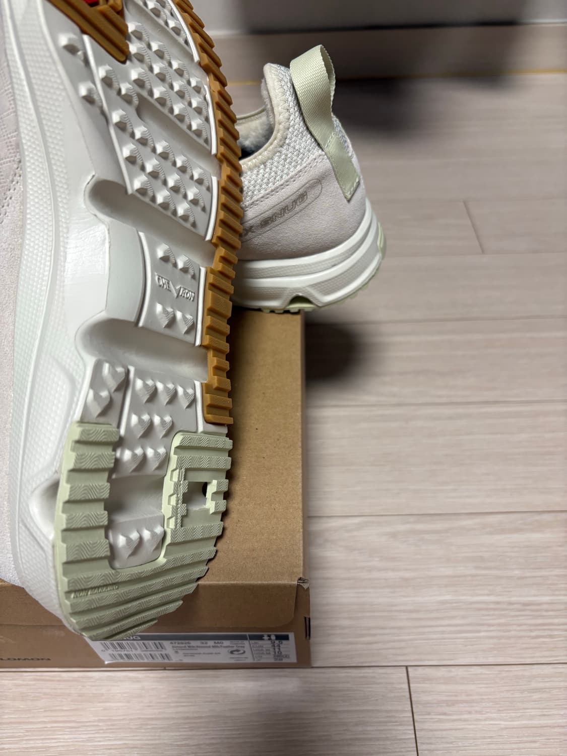 (새제품)살로몬 RX 스너그 알몬드 밀크 페더 그레이 280mm 판매 상품이미지3