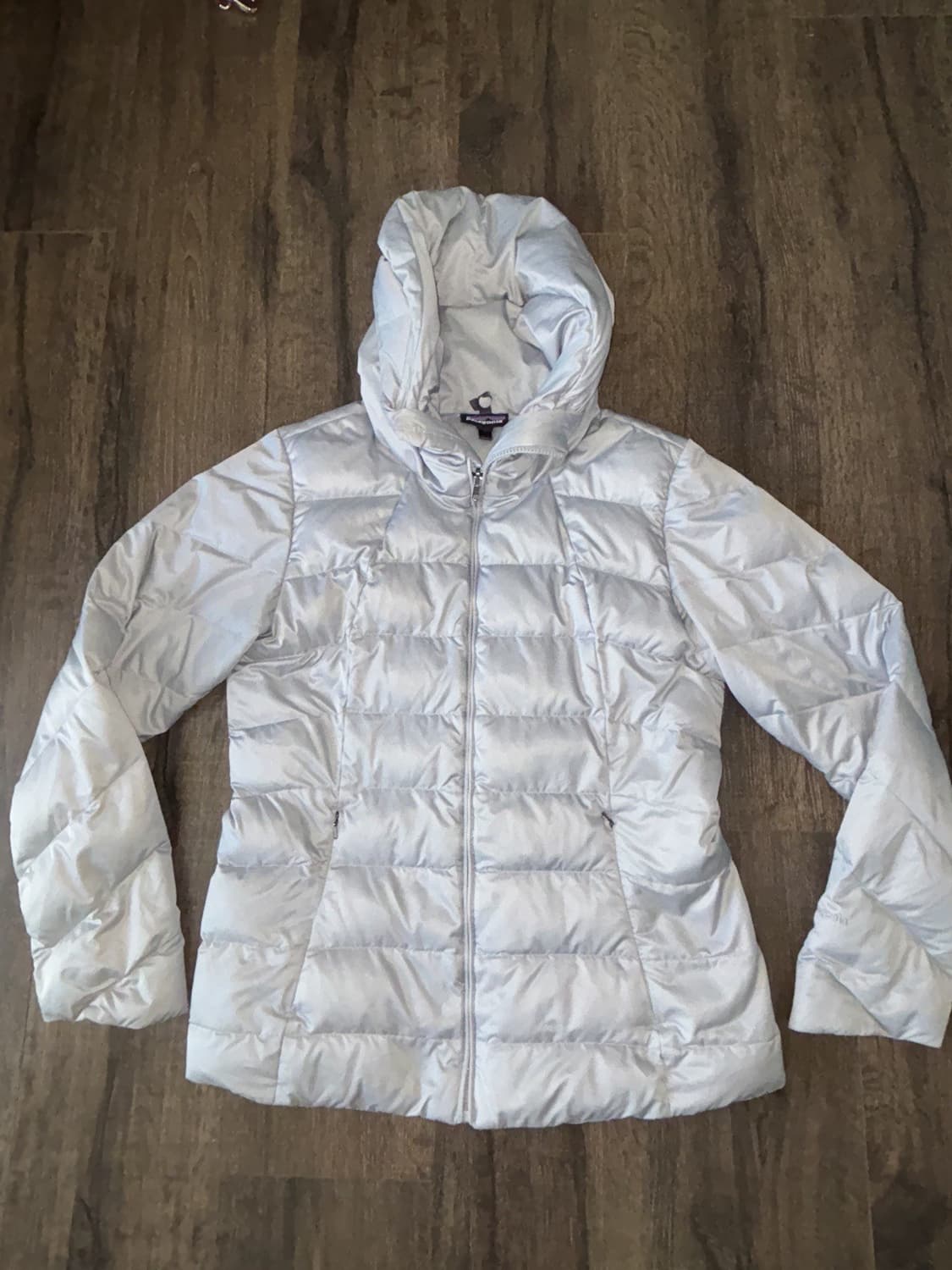 파타고니아 다운타운 로프트 후디 경량패딩 실버 상품이미지1