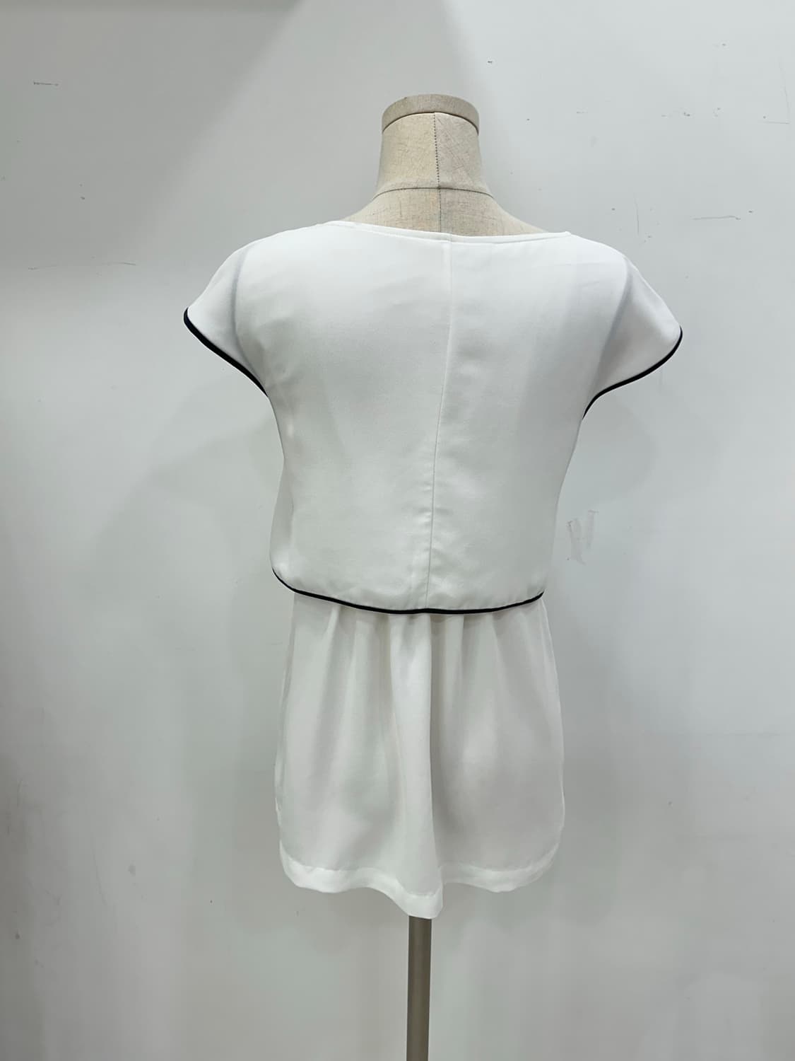 오즈세컨 민소매 블라우스 상품이미지3