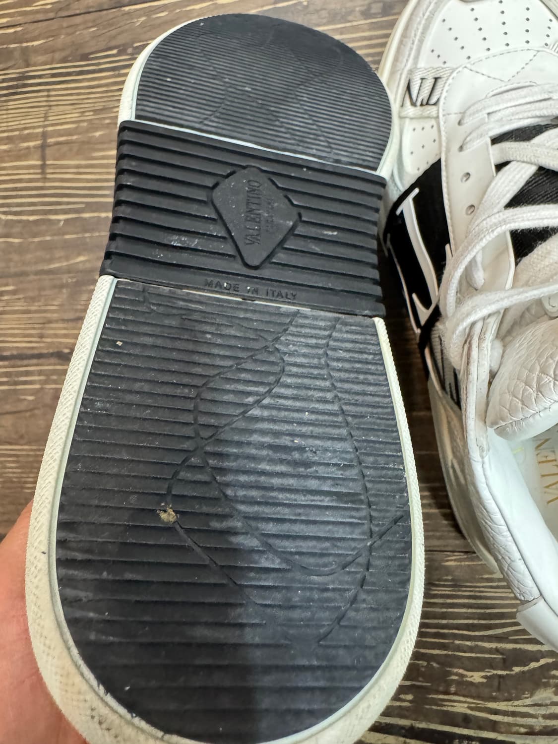발렌티노 VLTN 로고 7-밴드 하이탑250-255 상품이미지7
