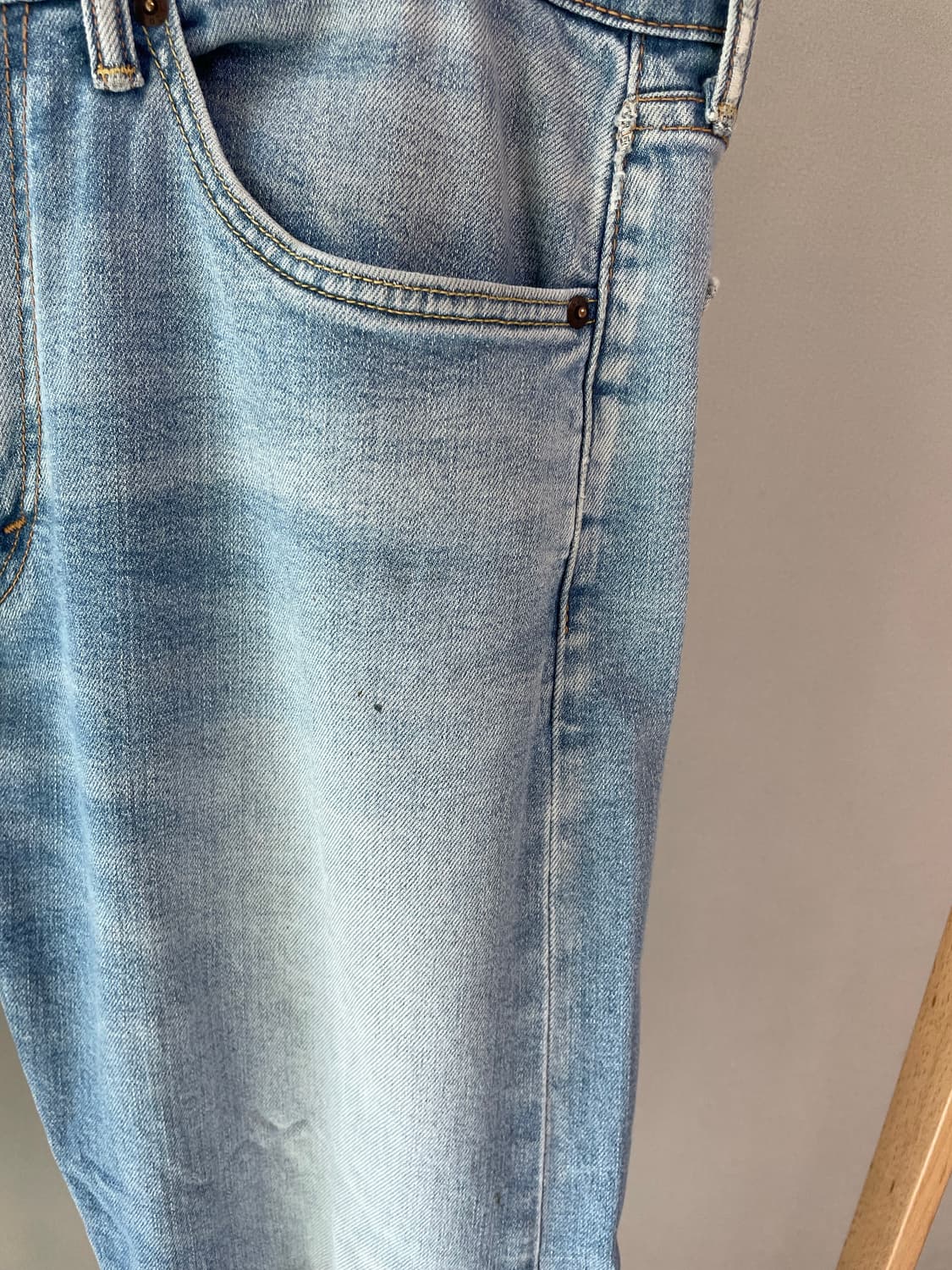 Levi’s 505 레귤러 핏 데님 팬츠 (연청) 상품이미지4