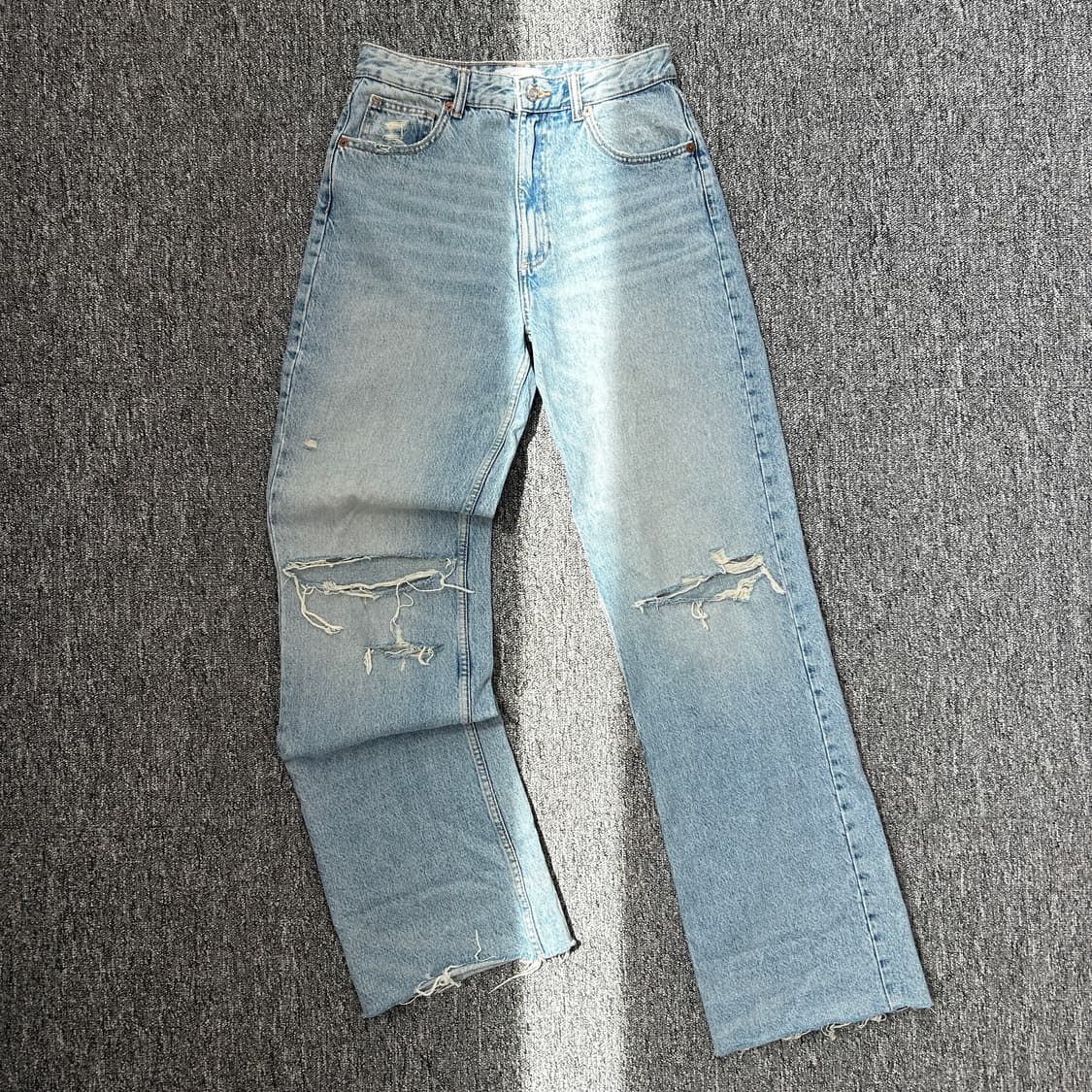 자라 연청 데미지 데님 팬츠 상품이미지1