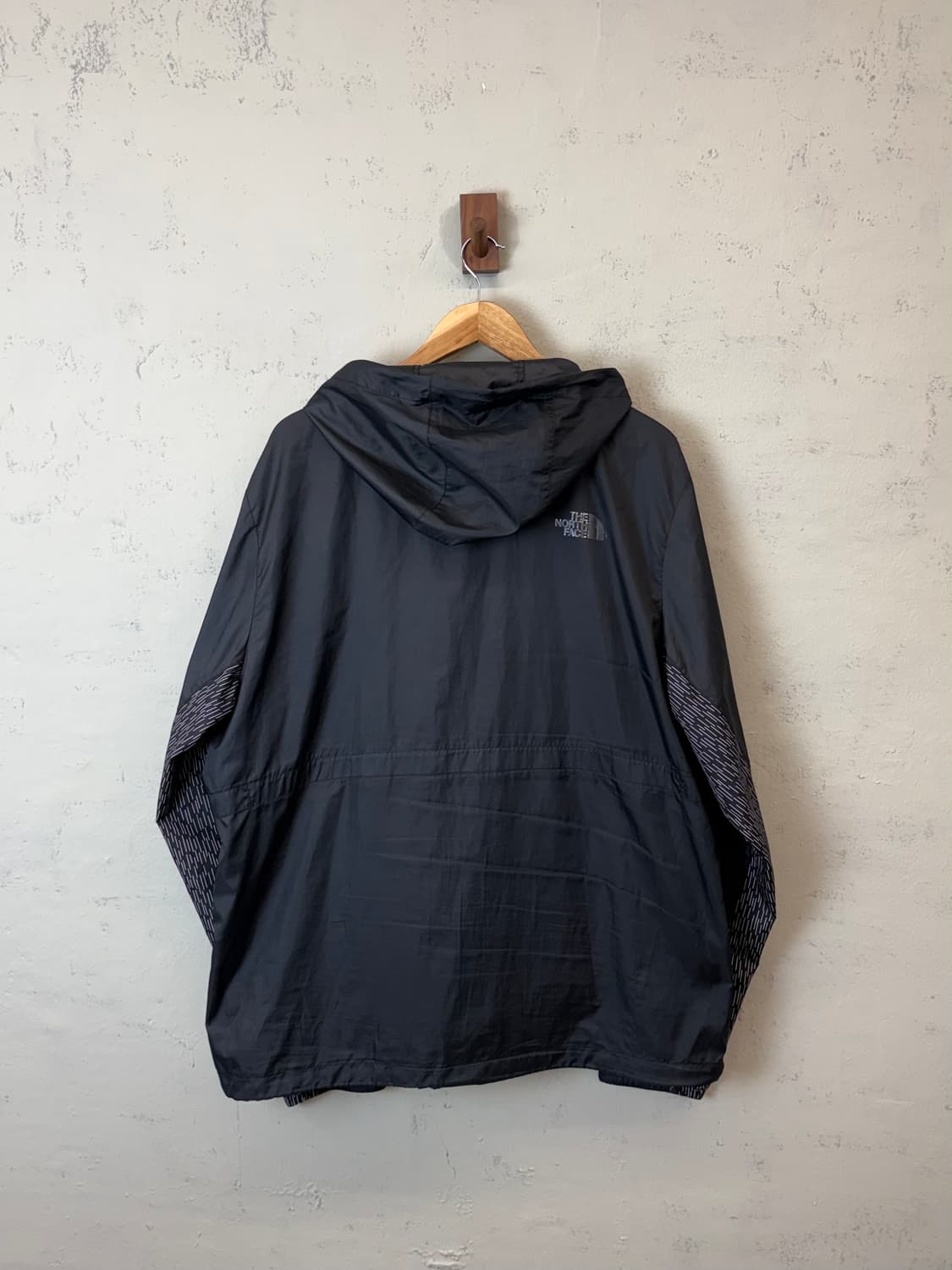 노스페이스 나일론 패턴 바람막이 블랙 상품이미지2