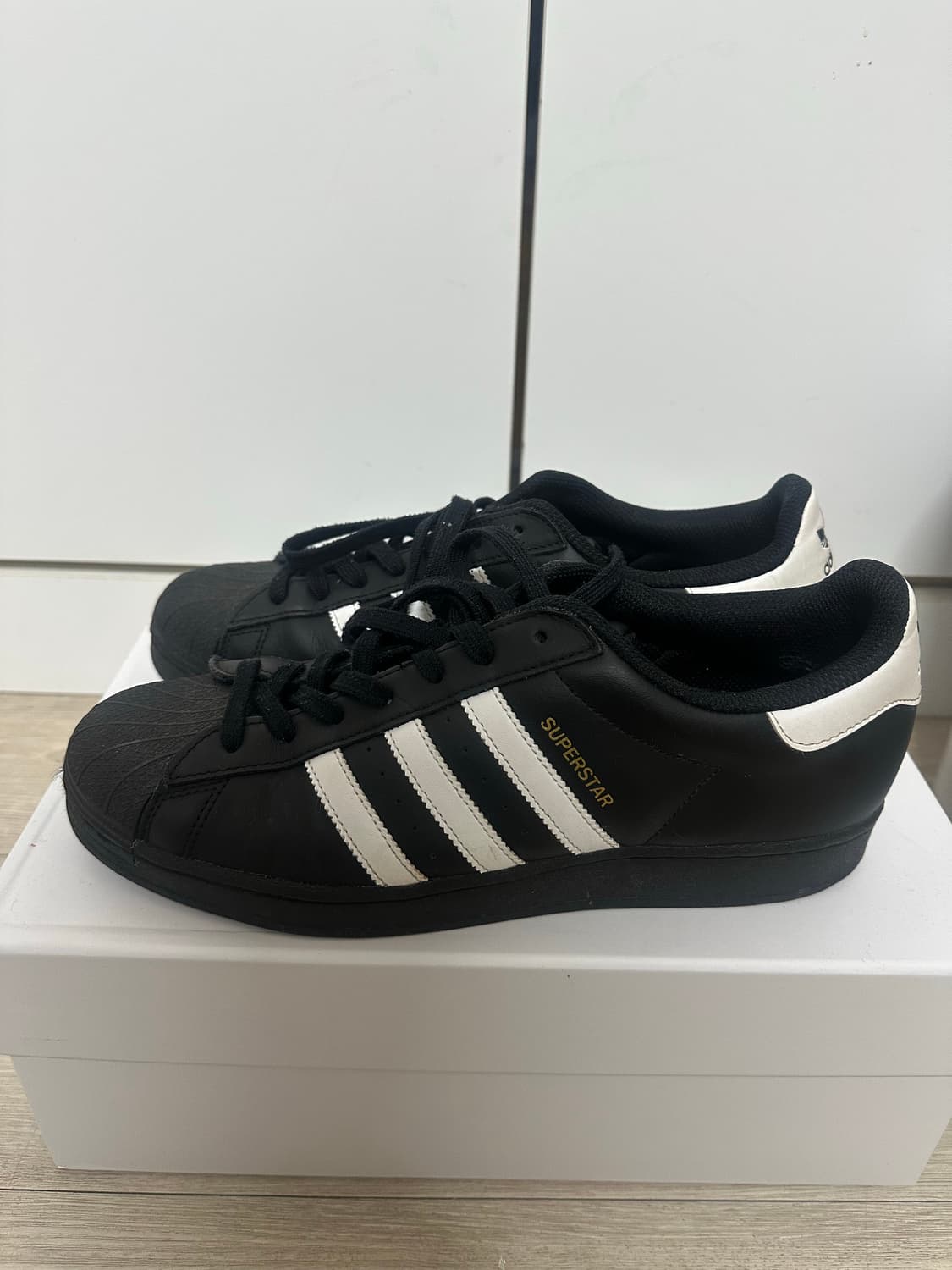 아디다스 슈퍼스타 코어 블랙 화이트 285 상품이미지1