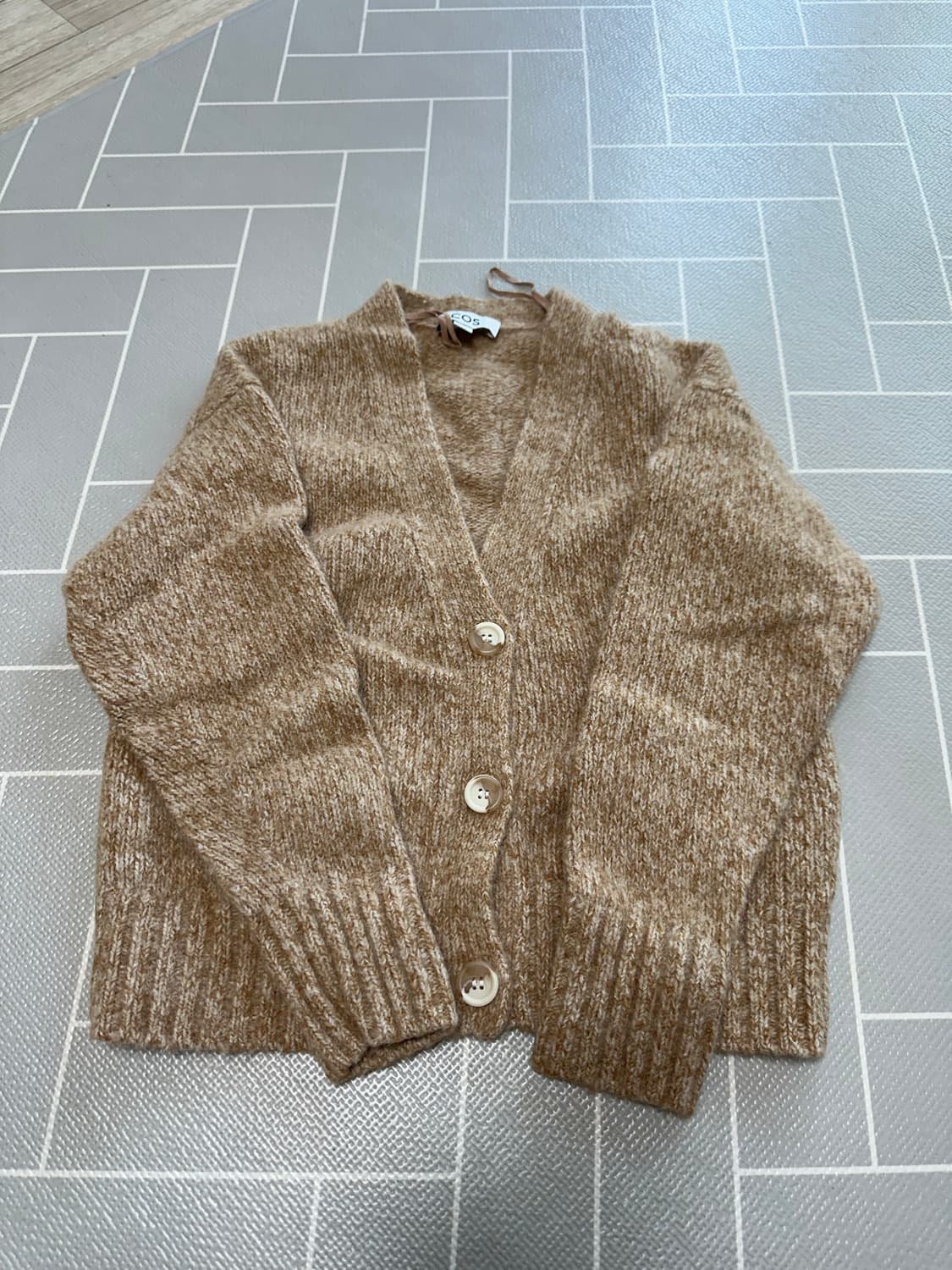 COS 브이넥 가디건 베이지 S 상품이미지2