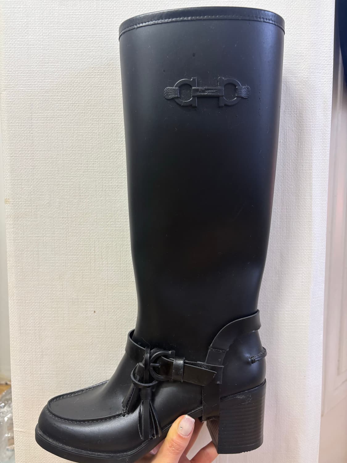 살바레토 페레가모 레인부츠 220 상품이미지1