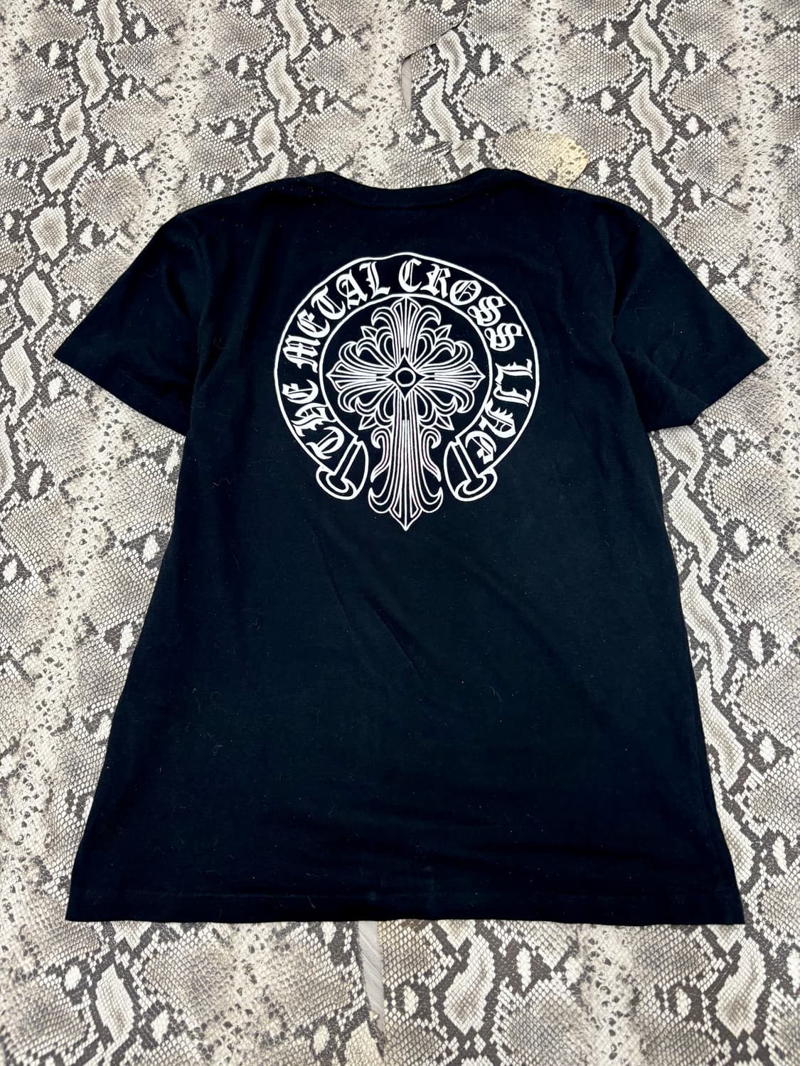 “Vintage” Cross Print Black Tee 상품이미지1
