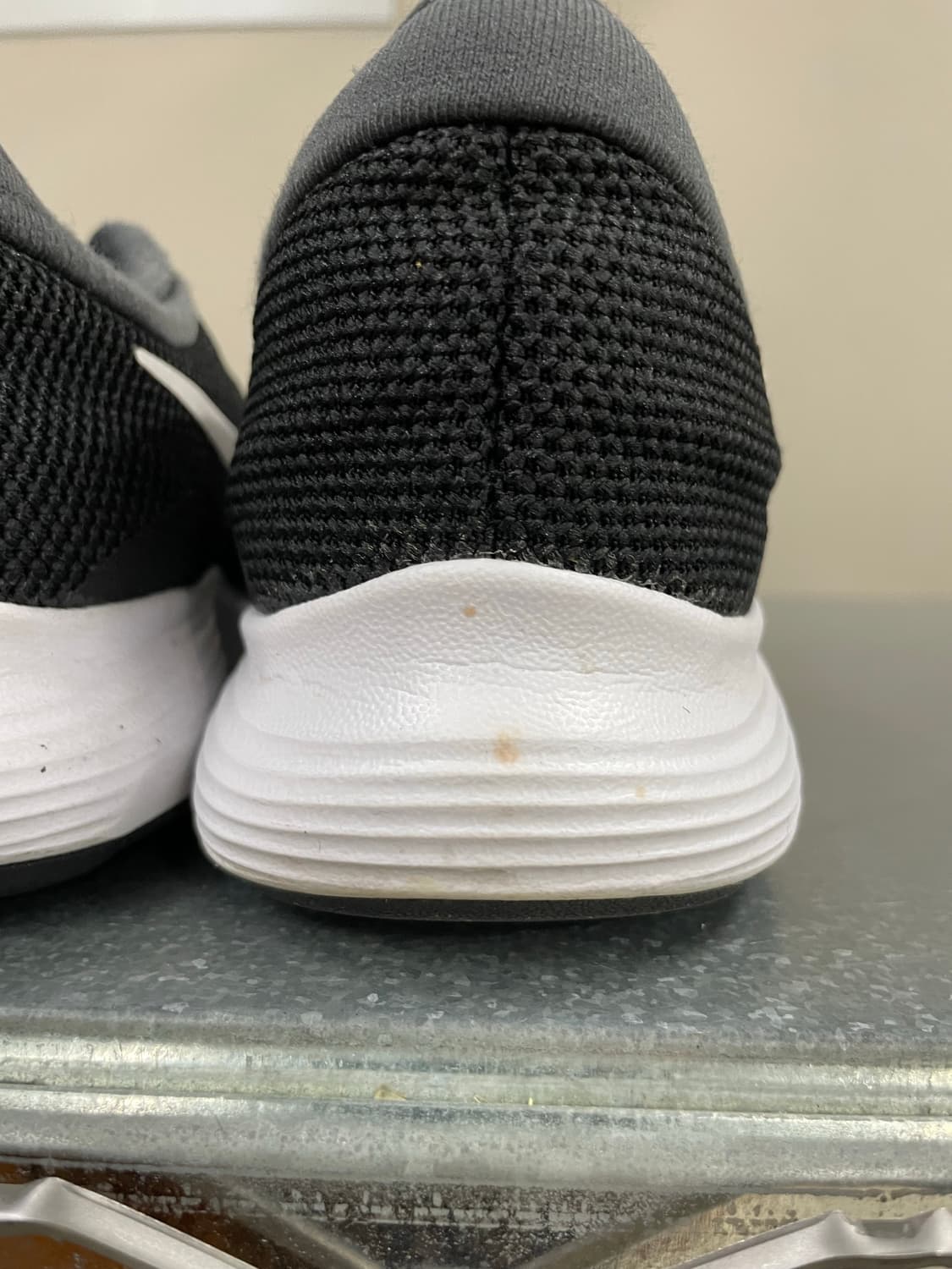 나이키 레볼루션 4 블랙 270 상품이미지7