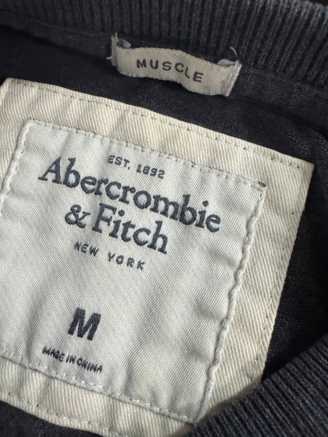 아베크롬비 사이드 스펠로고 빈티지 그레이 긴팔티 상품이미지3