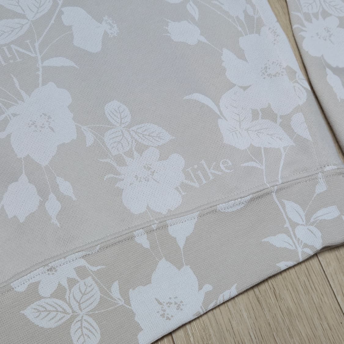 L) 연베이지 나이키 크롭 플라워 맨투맨 상품이미지5