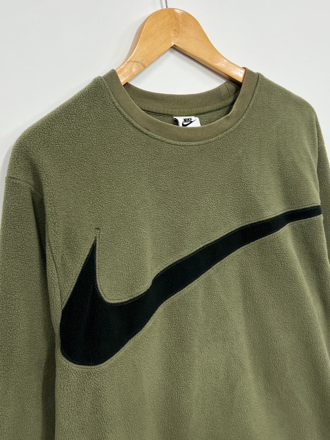 나이키 빅스우시 카키 후리스 맨투맨 상품이미지2