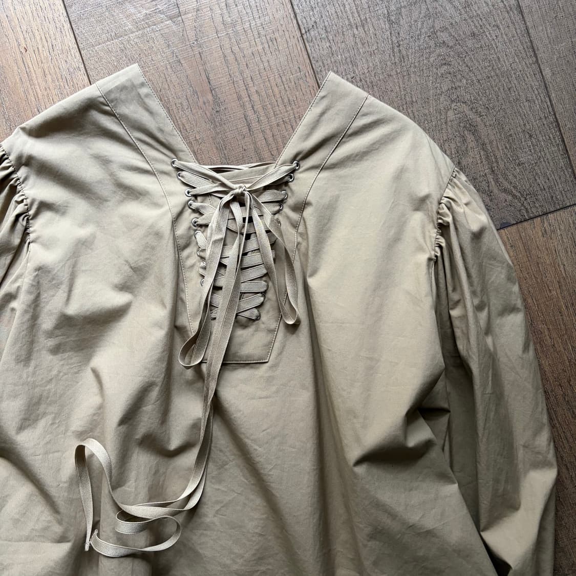 Corset Detail Shirring Puff Blouse 상품이미지3