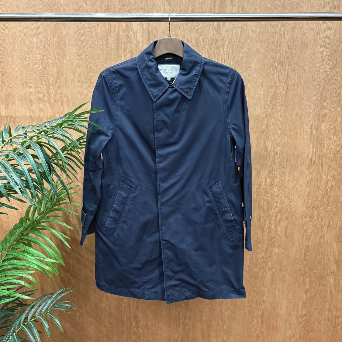 노스페이스 퍼플라벨 X 나나미카 코트 고어텍스 비대칭 절개 디테일 네이비 상품이미지1