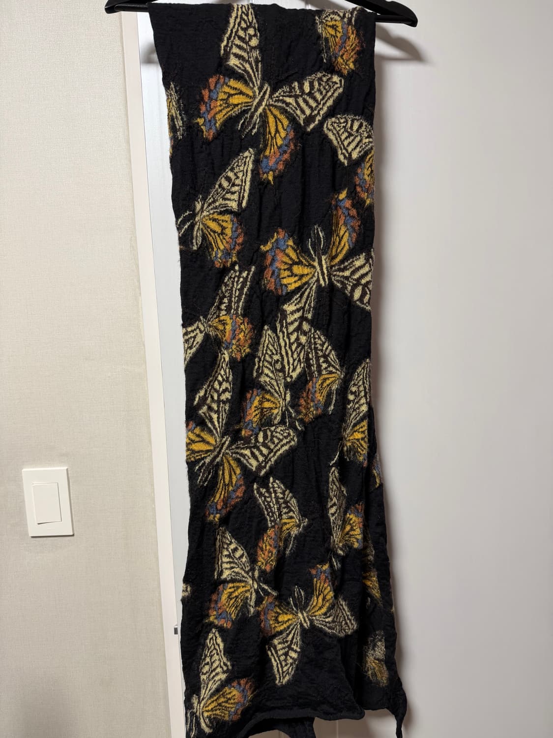 캐피탈 24fw 버터플라이 머플러 상품이미지1