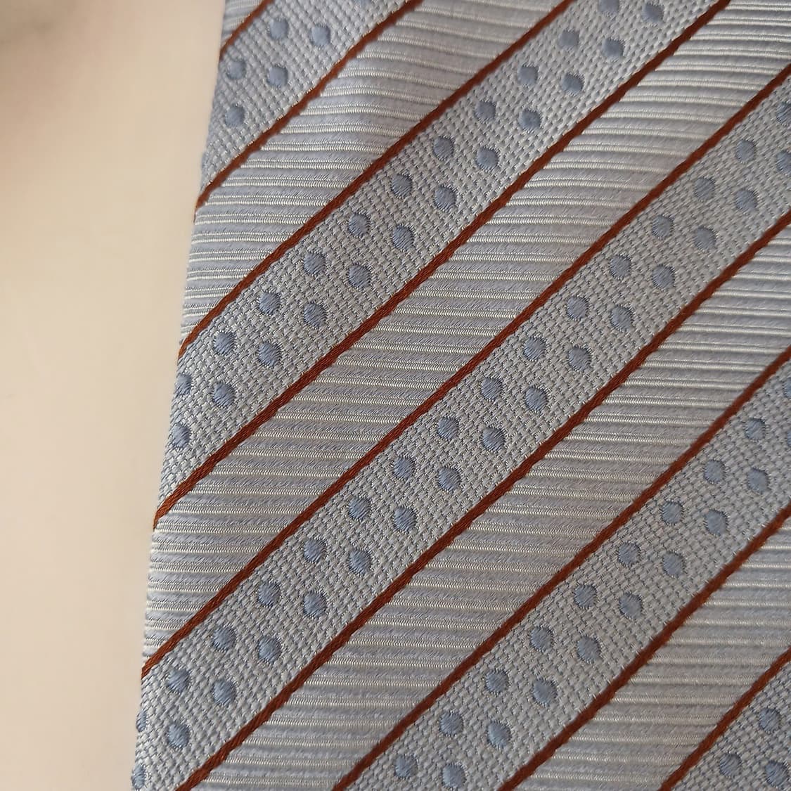 아이그너 실크 스카이블루 스트라이프 넥타이 9cm A등급 A19077
 상품이미지8