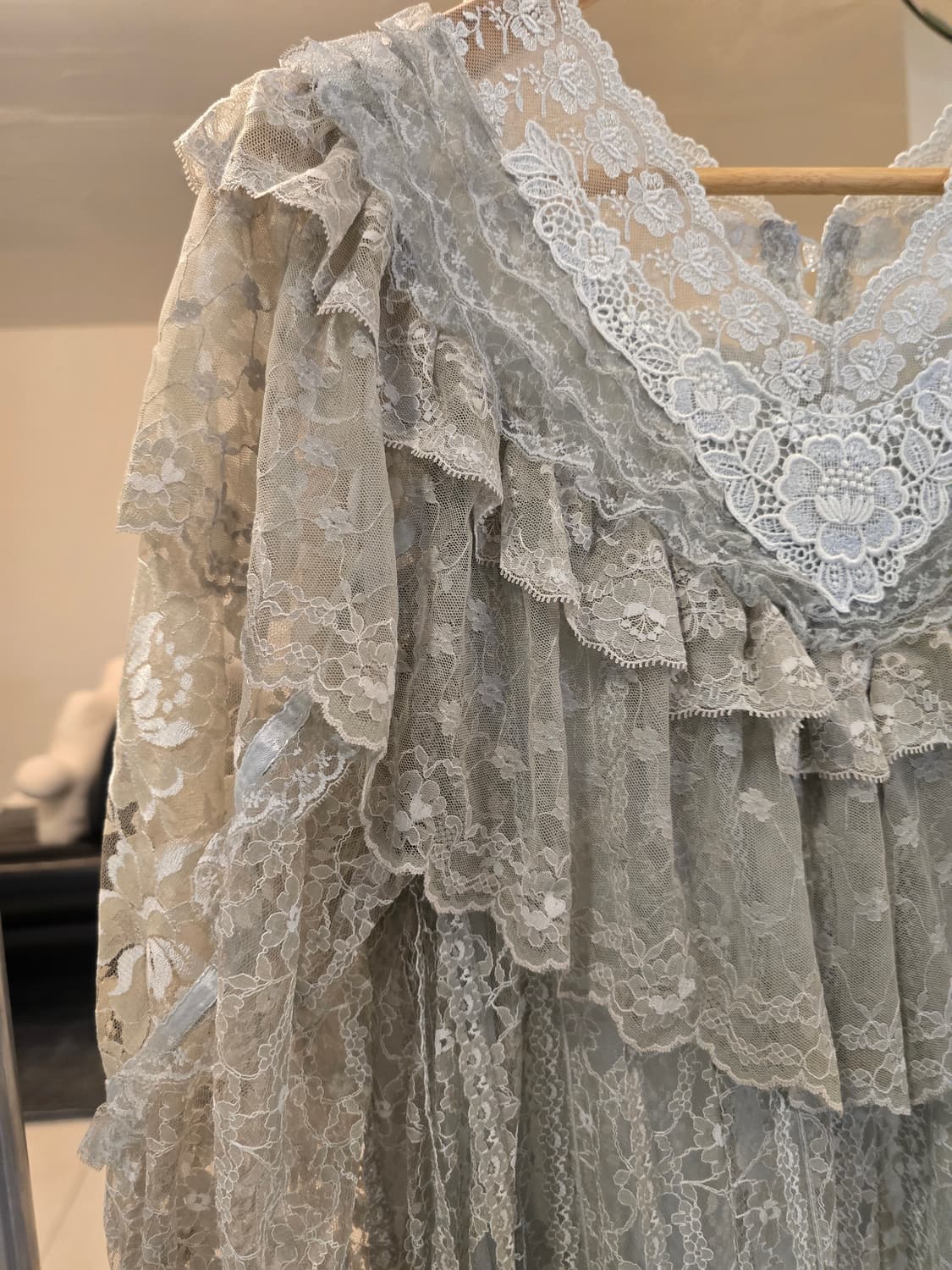 그레이 레이스 원피스 상품이미지3