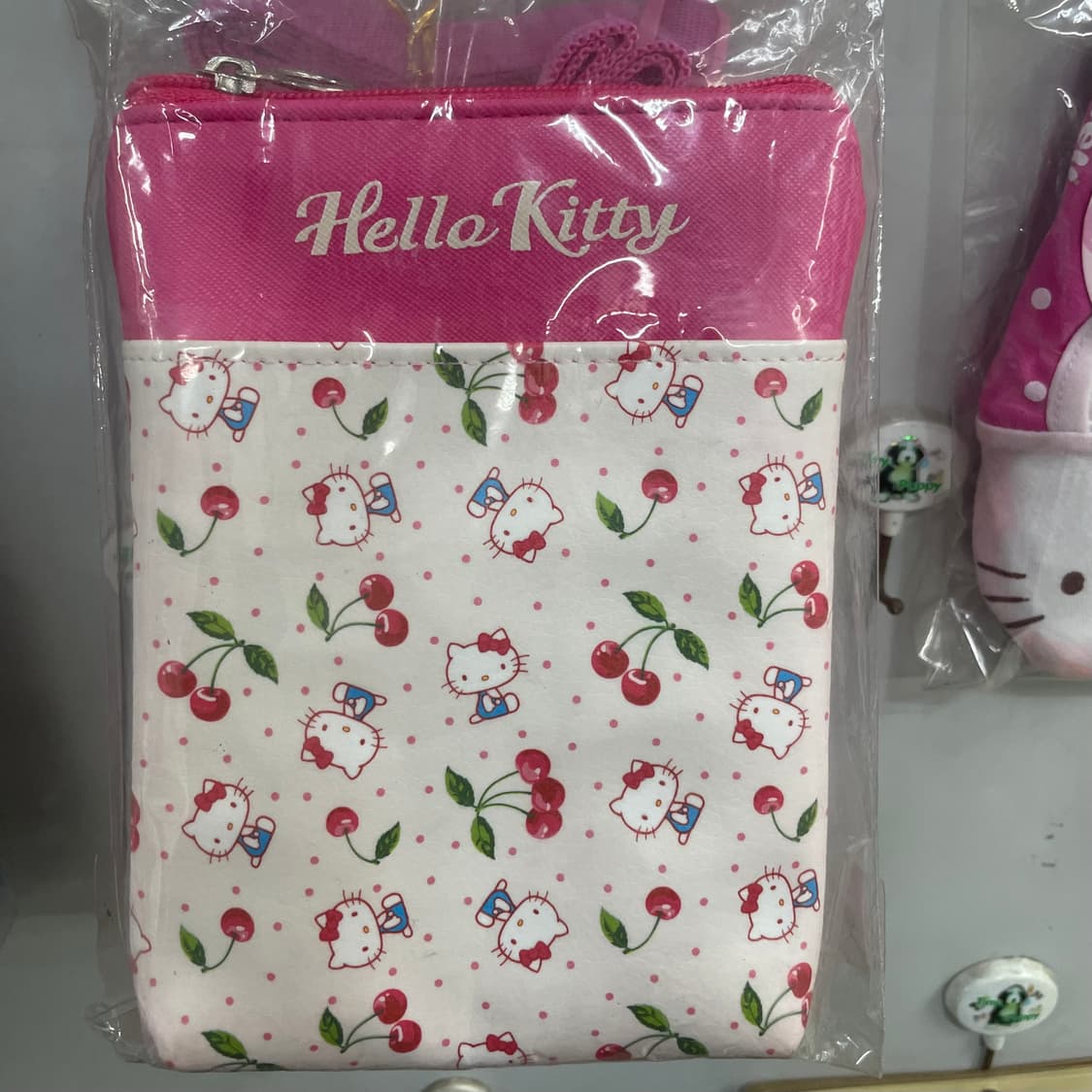 [새상품] 16년도 고전 키티 납작 파우치 크로스백 체리키티 상품이미지1