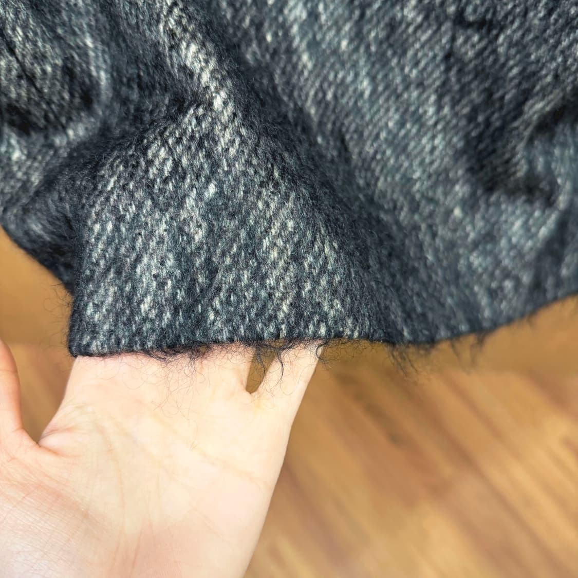 셀린느 H라인 울 미디 스커트 헤링본 패턴 그라데이션 디테일 올리브 블랙 상품이미지6