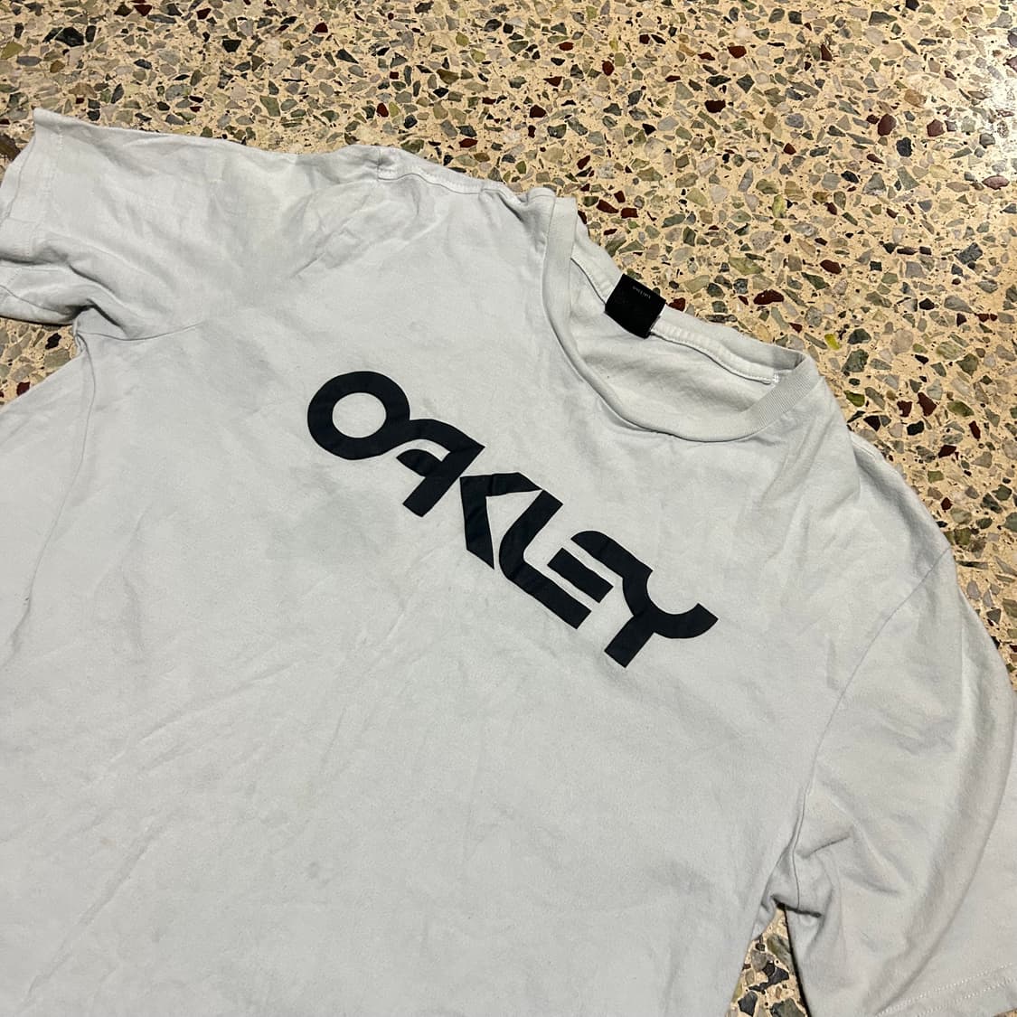 오클리(OAKLEY) 스펠로고 반팔 티셔츠 상품이미지2