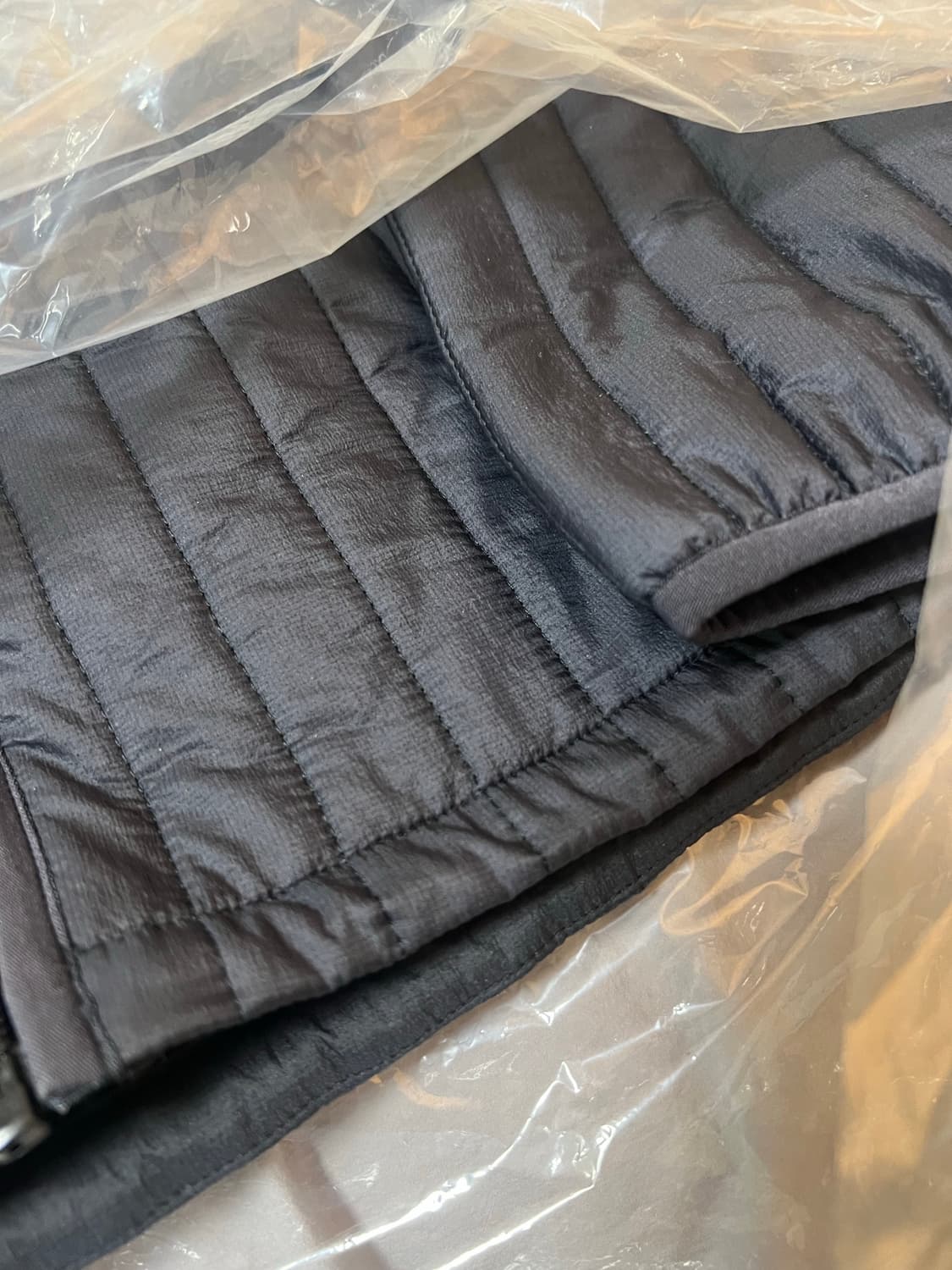 새상품/헤지스 [HIS]차콜 경량패딩 상품이미지2