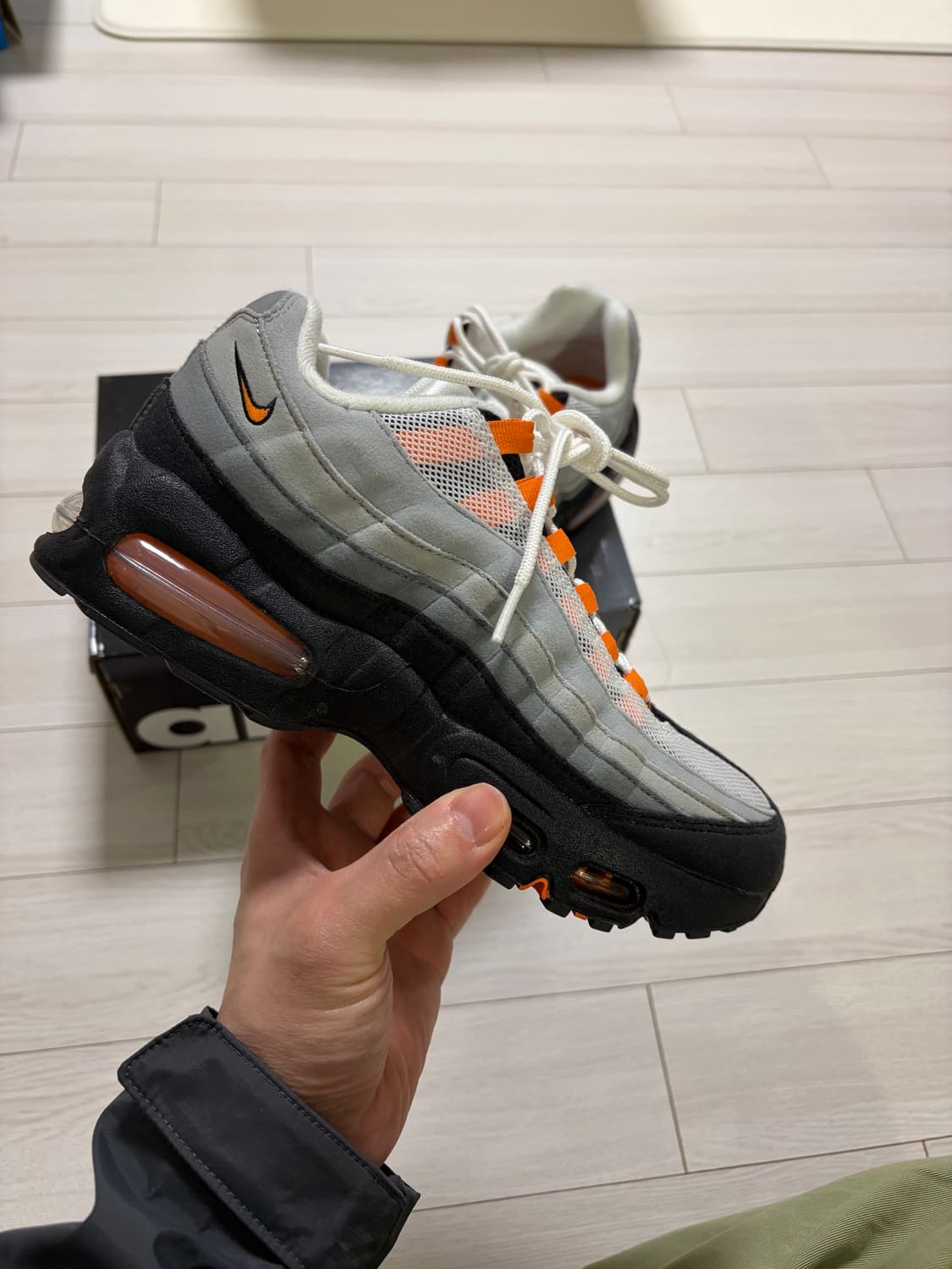 나이키 에어맥스95 big kids 브라이트 만다린 상품이미지5