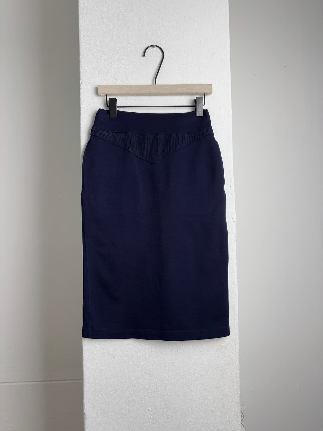HYKE Navy Skirt 상품이미지1