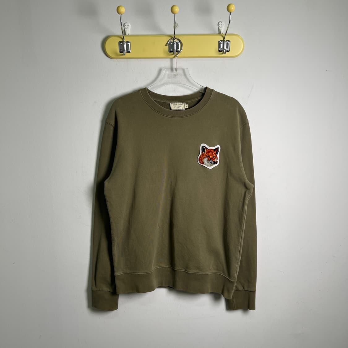 메종키츠네 라지 벨벳 폭스 헤드 패치 카키 맨투맨 M 상품이미지1