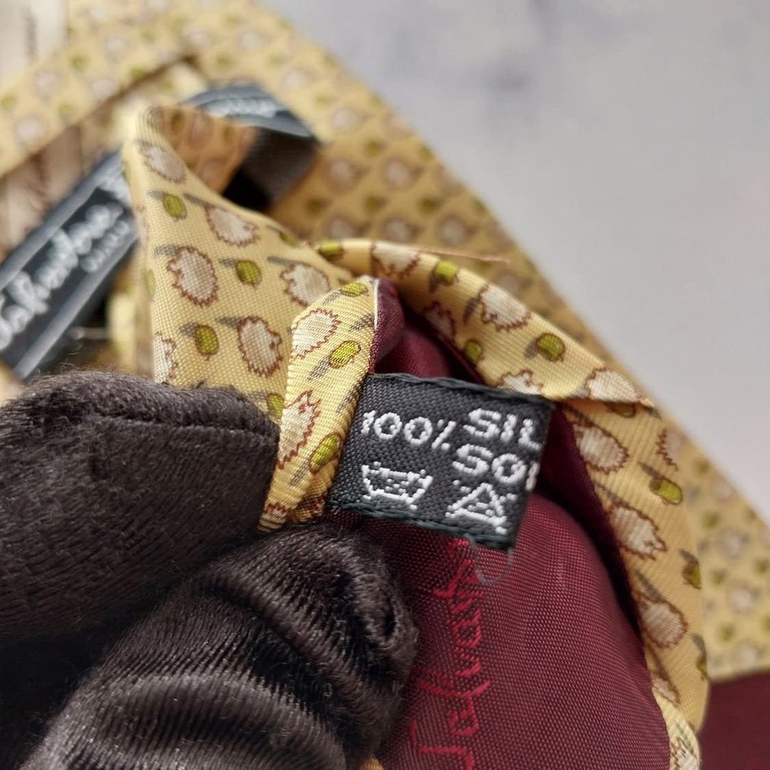 살바토레 페라가모 실크 패턴 넥타이 9.7cm A등급 k2018 상품이미지10