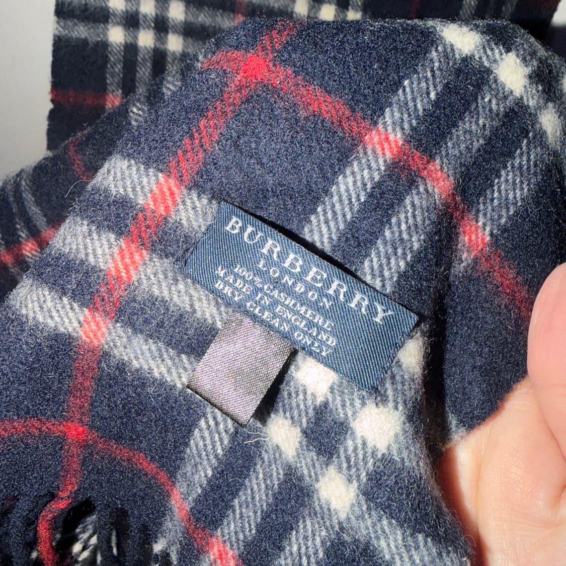 버버리 캐시미어 노바체크 머플러 네이비 상품이미지4
