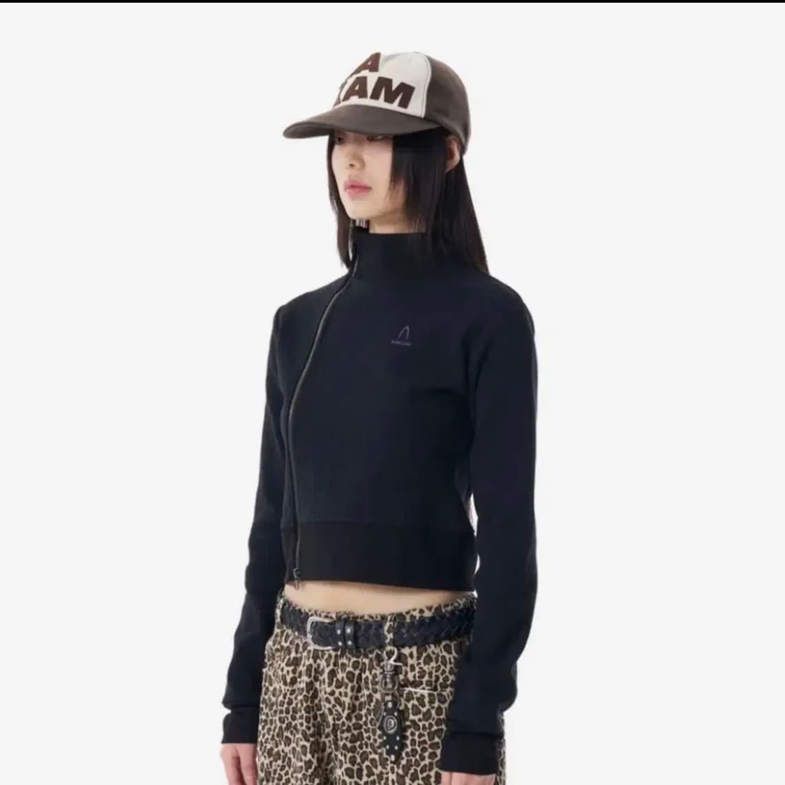 아캄 side neck zip-up 상품이미지2