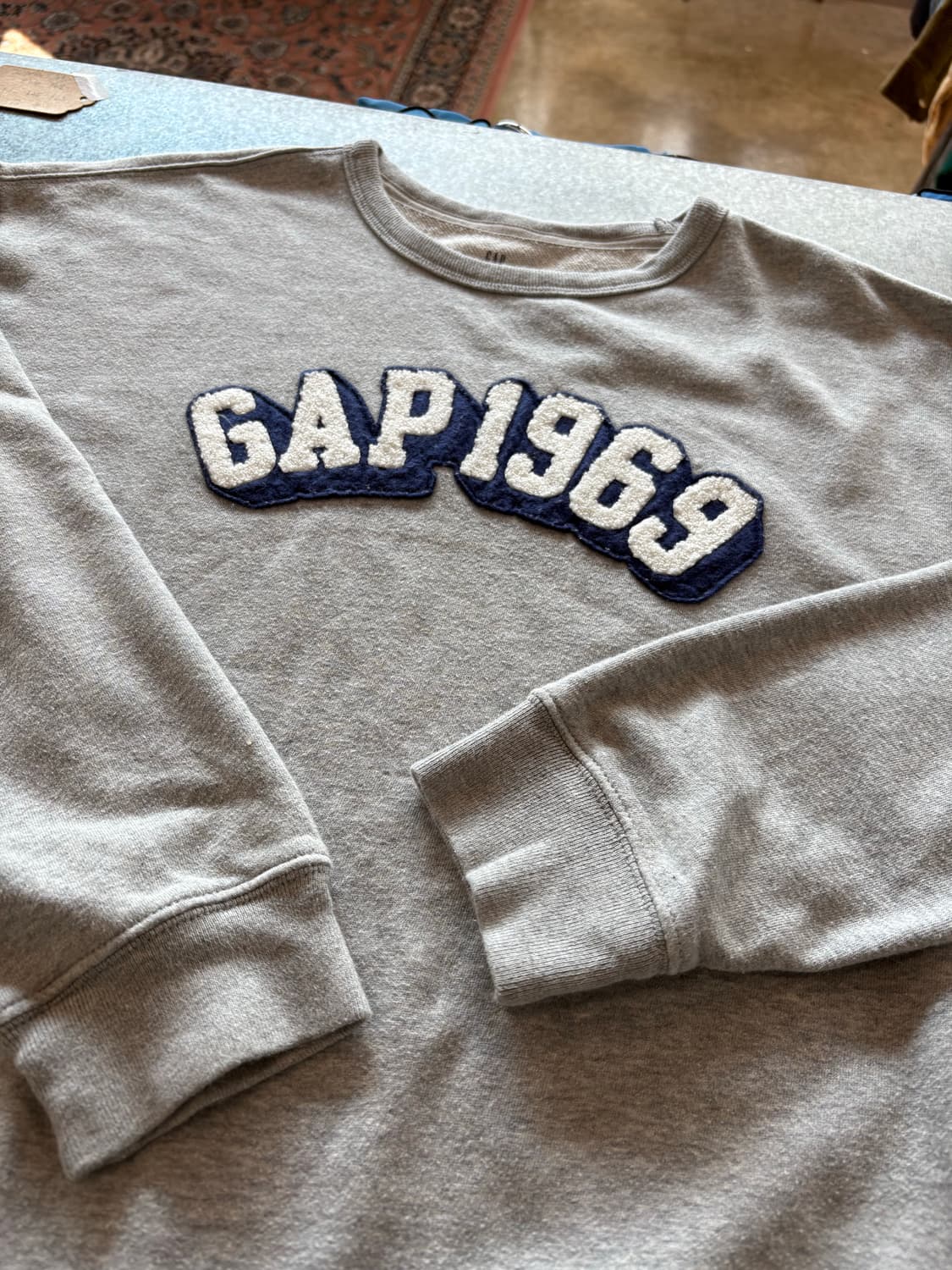 갭 GAP 부클 자수 스웻셔츠 상품이미지1